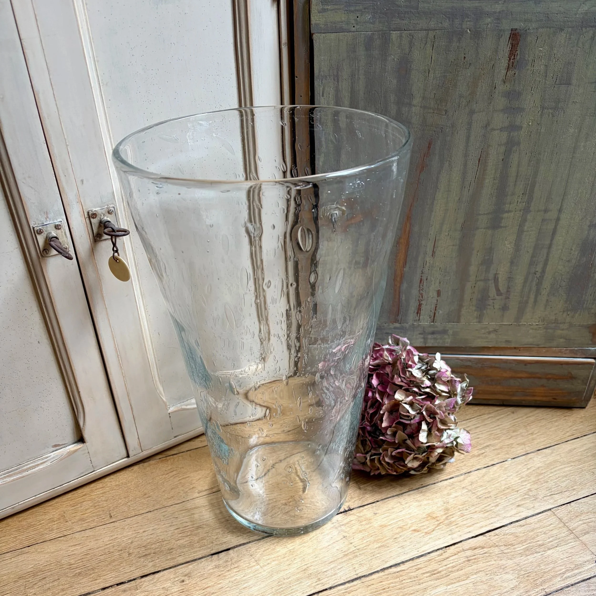 vase biot transparent