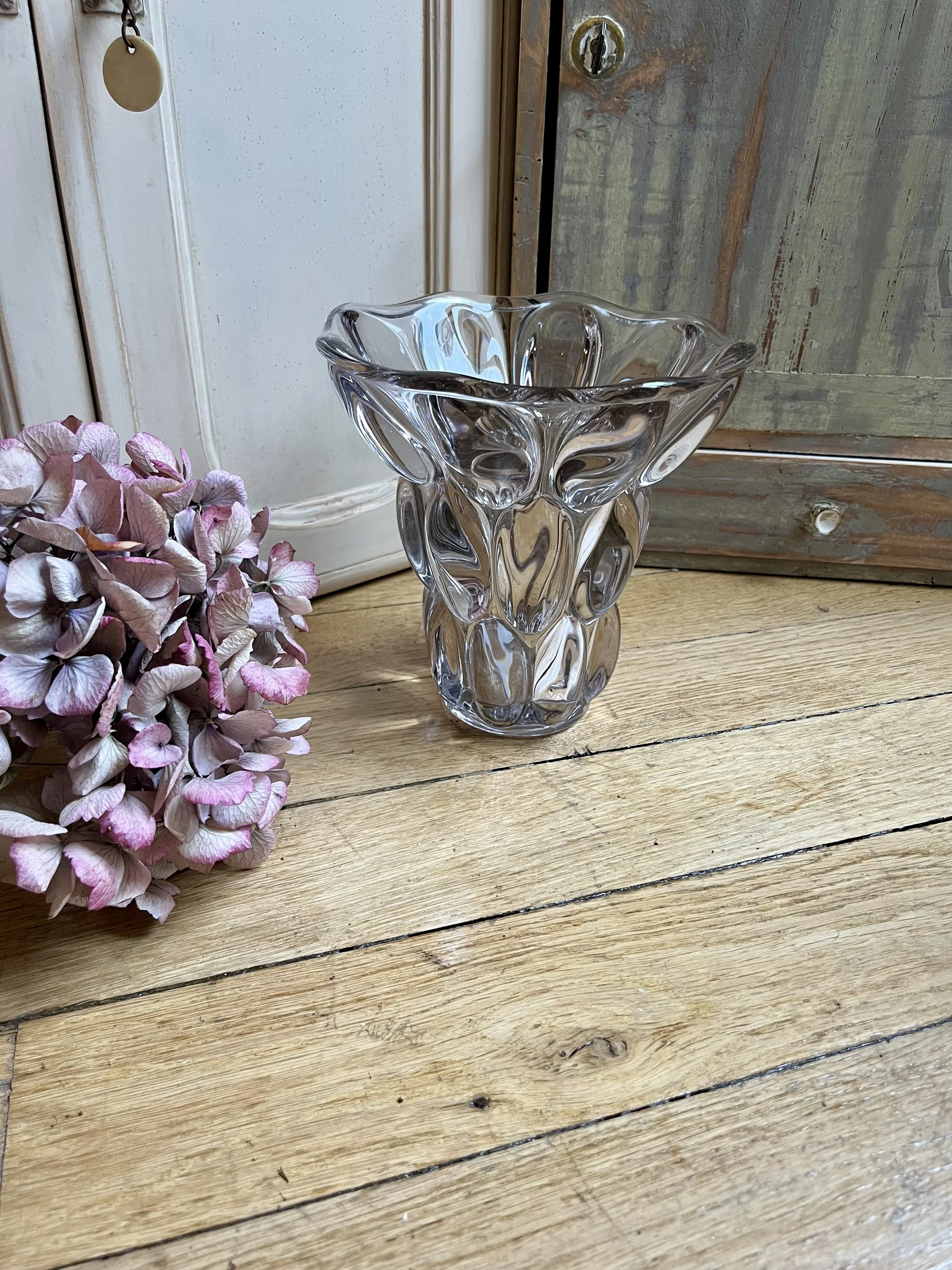 Vase en cristal moulé