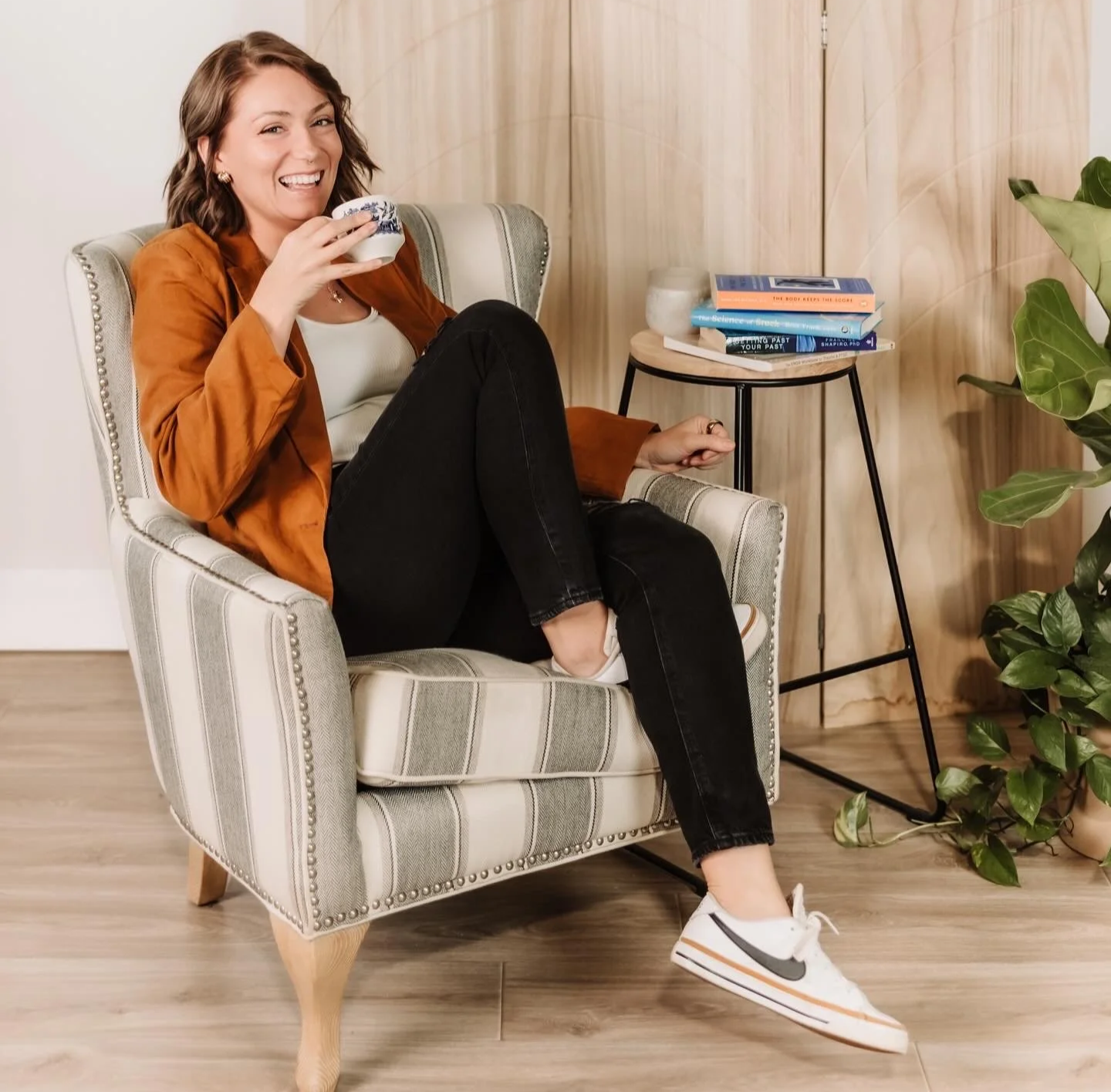 Hannah Ciampini helping therapists build boutique private practices and clarify their niche