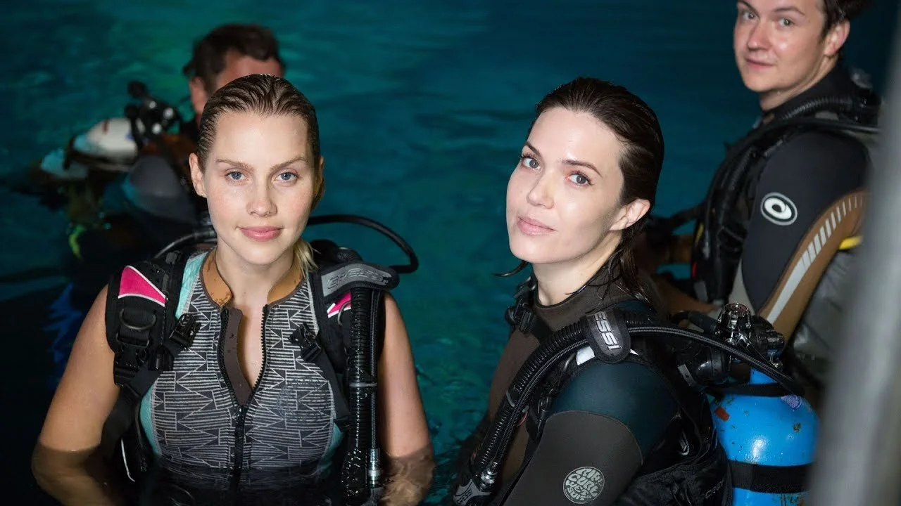 47 Meters Down Claire Holt, Mandy Moore