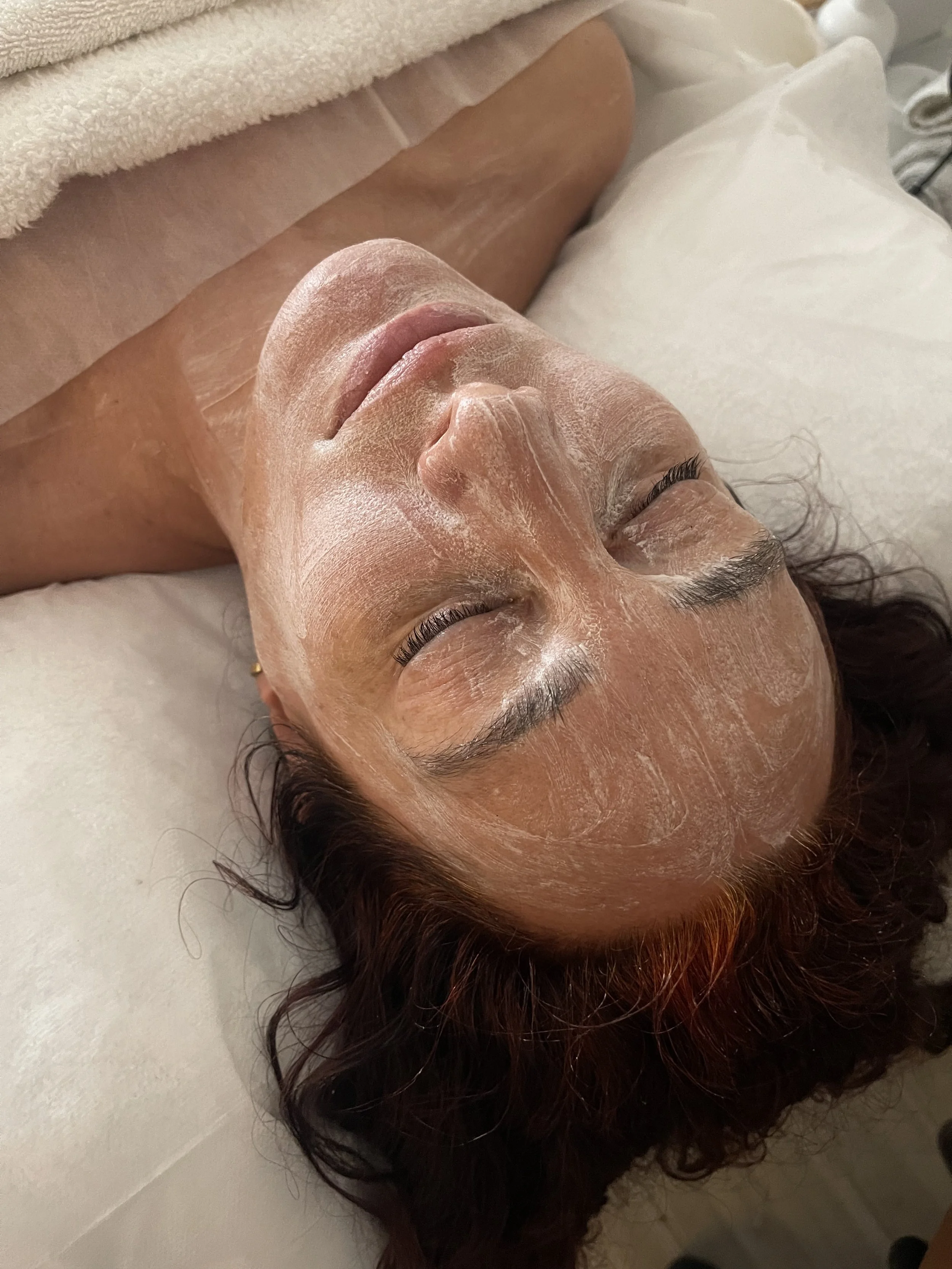 IMAGE OF A HOLISTIC FACIAL IN SHOREDITCH