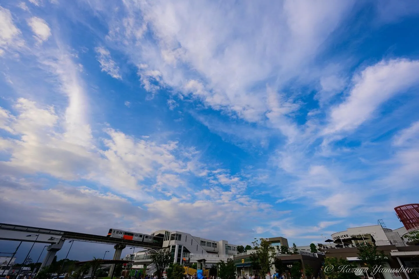 街角スナップ

#立飛 #ららぽーと立飛 #多摩都市モノレール 
#nikonz7ii #ニッコール #nikkor 
#kazuyayamashita_photo