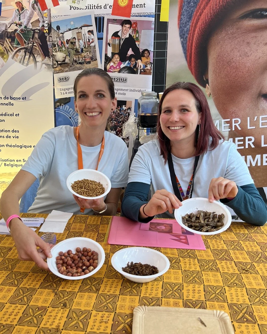 🤯🎉 J'esp&egrave;re que vous vous &ecirc;tes remis de ce weekend de fou! @RJ26 @rencontredejeunesse

 ❤️🌍 Latin Link a remball&eacute; ses drapeaux et rang&eacute; le Maxi-stand. Merci beaucoup &agrave; tous pour avoir fait vivre ce stand missionna