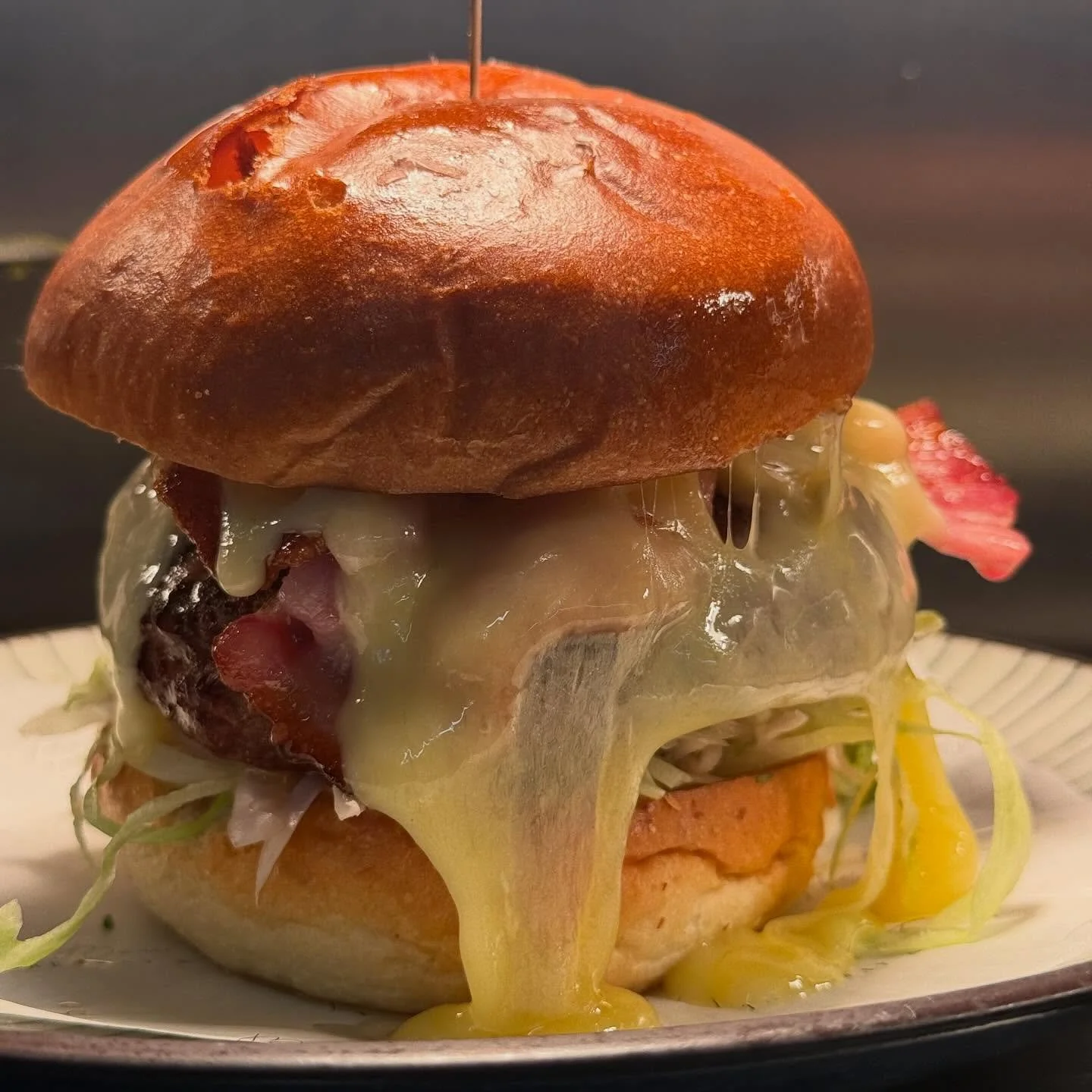 THE BOW BURGER 🍔 unbeatable proper cheeseburger!!