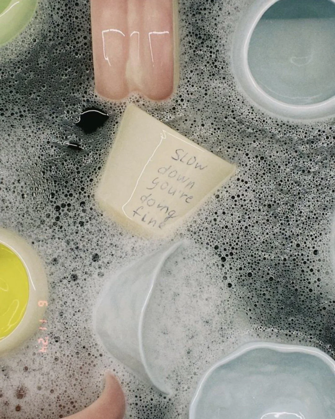 Des assiettes qui s&rsquo;empilent, des tasses qui d&eacute;bordent&hellip;
Et si on vous disait qu&rsquo;on peut s&rsquo;en occuper &agrave; votre place ?
Clean My House, c&rsquo;est aussi &ccedil;a : les petits gestes du quotidien qui changent tout