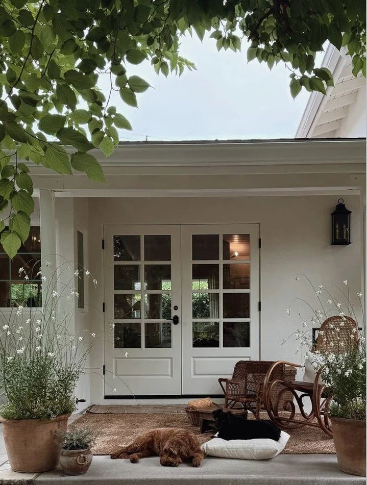 Avec l'arriv&eacute;e des beaux jours, nous sommes pr&ecirc;ts &agrave; vous assister dans le grand nettoyage ext&eacute;rieur afin que vous puissiez en profiter pleinement.

#cleanmyhousebelgium #titresservices #homecleaning #nettoyagemaison #agence