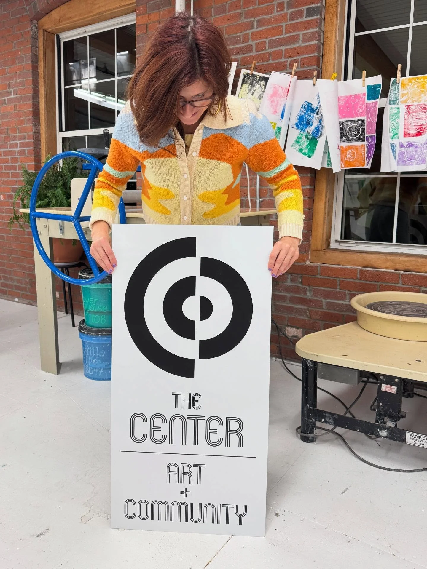 Another &ldquo;sign&rdquo; that we&rsquo;ve officially arrived &mdash; hearts and doors wide open at 12 Oakland St. 🌀

Home base of @thewavemuralcollective, The Center is where it&rsquo;s at for community, collaboration + creativity. @artatthecenter