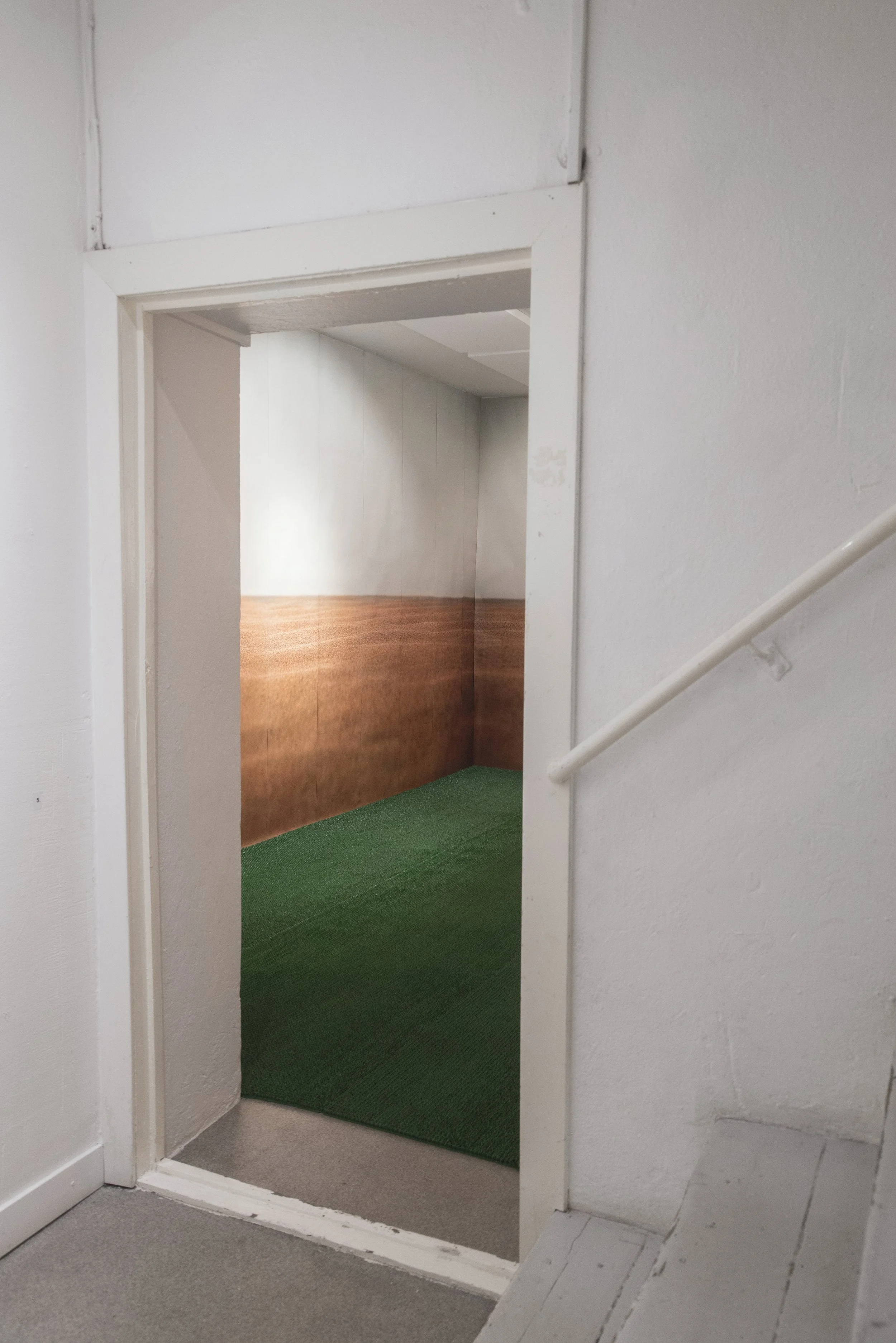Hallway_4.jpg