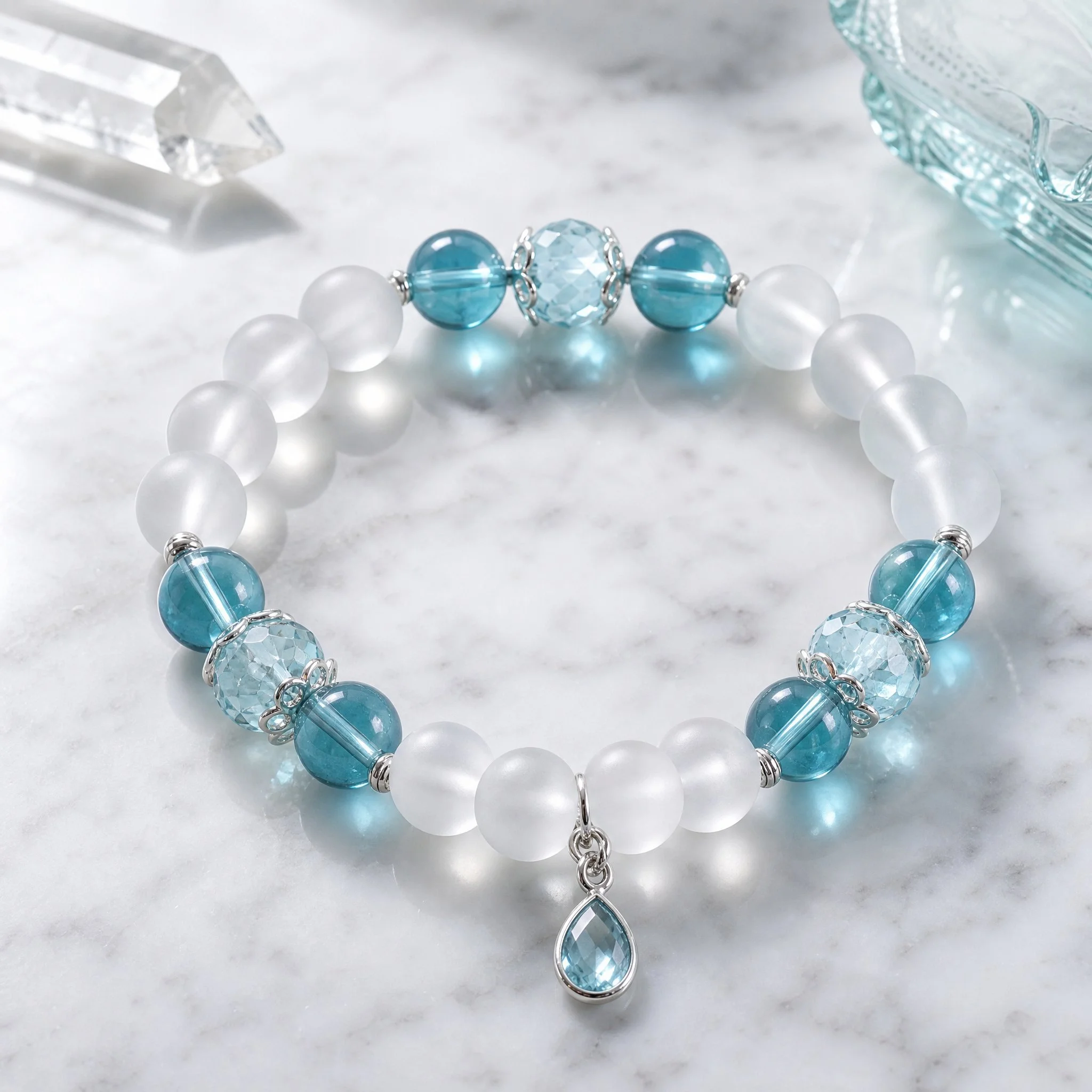 AQUA LUMINA – Aqua Aura & Bergkristall mit Murano-Glas und Blautopas - LIMITIERT! - PRANA Edelsteine – Handgefertigter Edelsteinschmuck