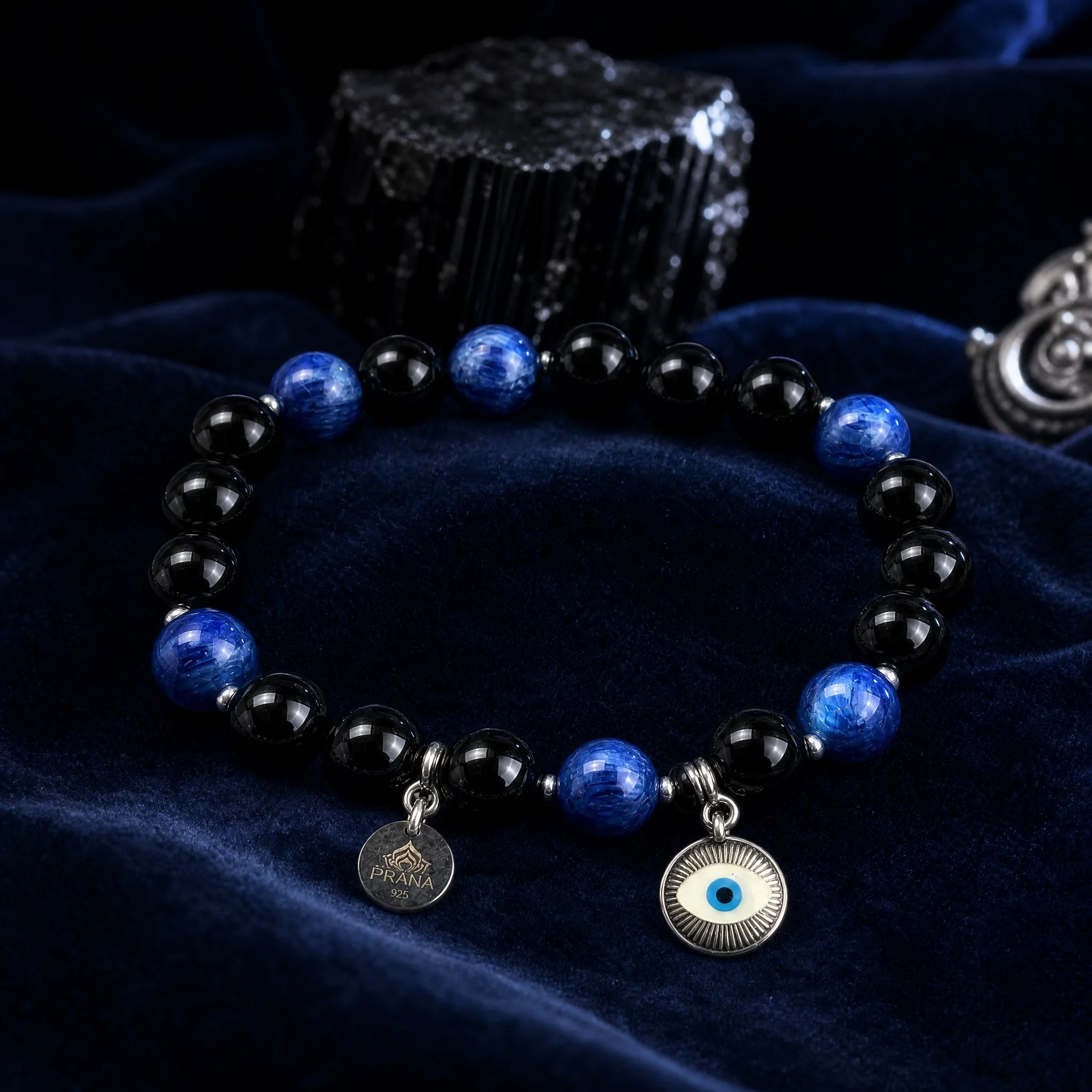NAZARIS - „Intuition & Klarheit“ – Disthen (Kyanit) & Turmalin Armband mit 925er Silberauge-Symbol - PRANA Edelsteine – Handgefertigter Edelsteinschmuck