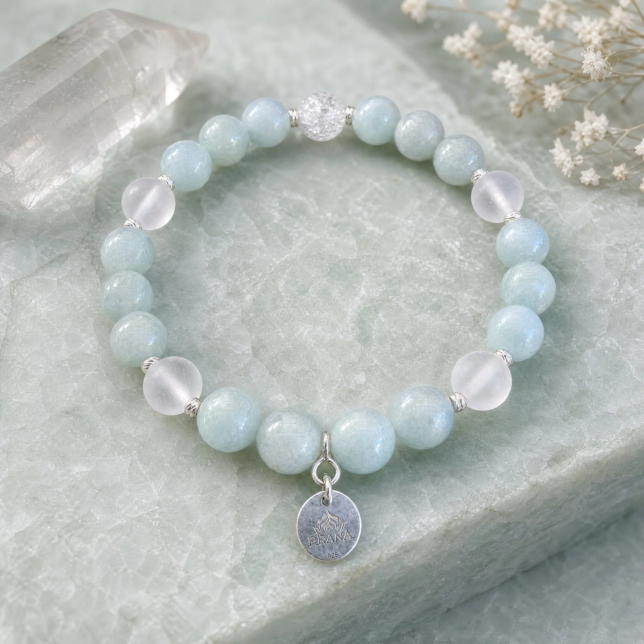 AQUELIA - "Himmlische Klarheit" Armband: Angelit & Matter Bergkristall - PRANA Edelsteine – Handgefertigter Edelsteinschmuck