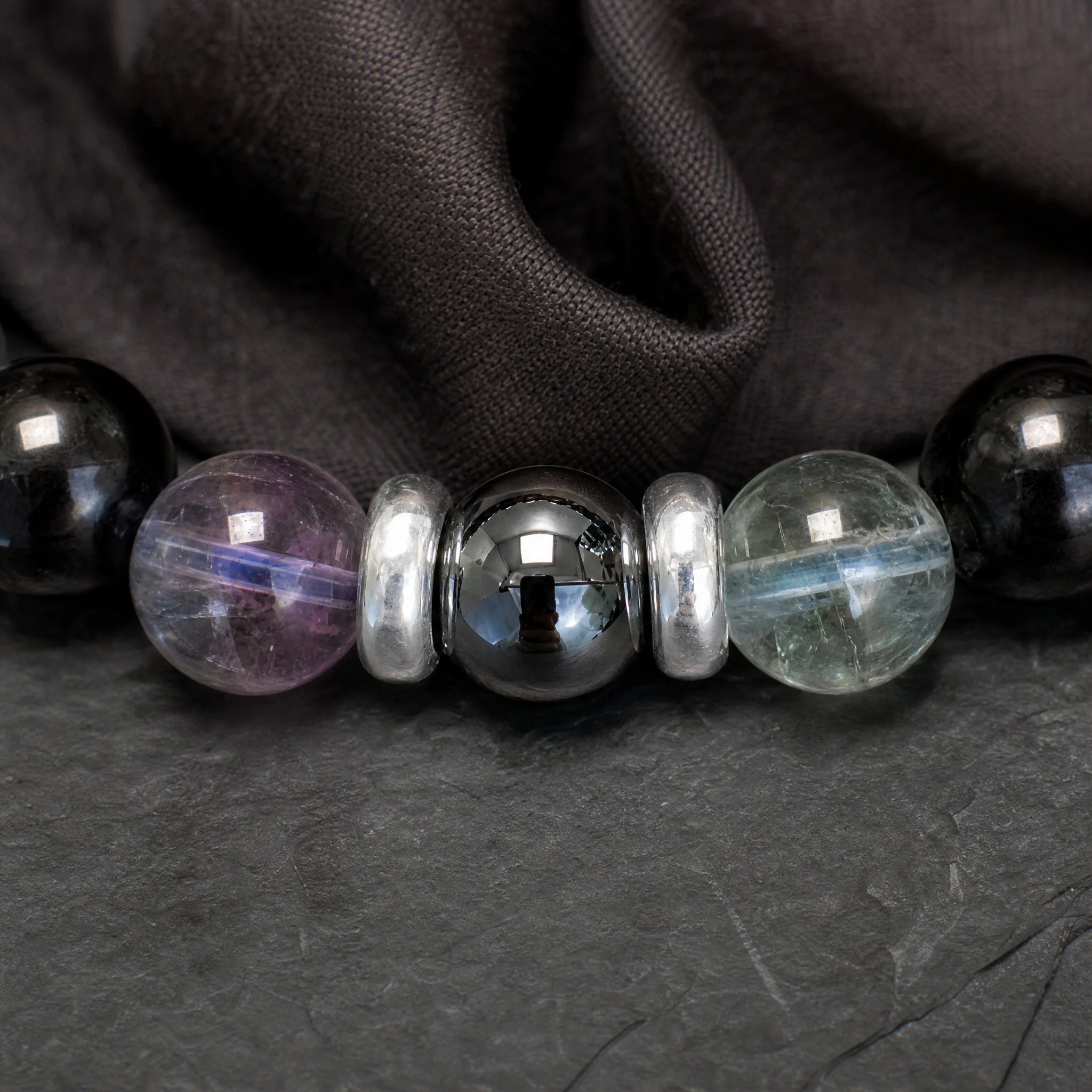 SPECTRAL SHIELD · Turmalin Schörl · Fluorit · Hämatit · 925 Silber - PRANA Edelsteine – Handgefertigter Edelsteinschmuck