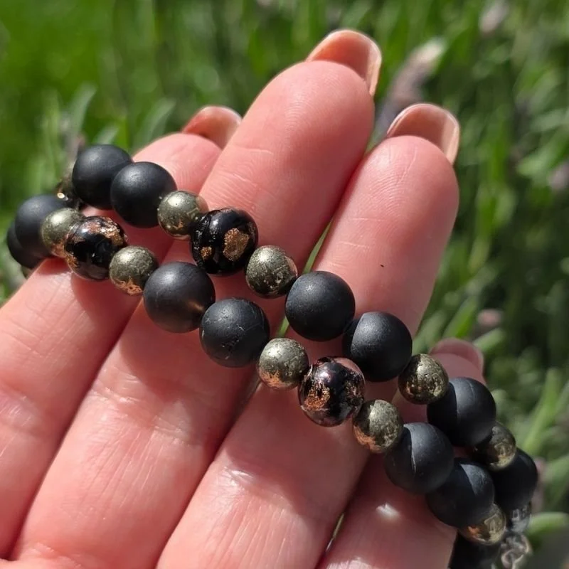 Limitierte Männer-Kollektion – Kraftvolle Stille Venezianische Nacht – Herrenarmband mit Turmalin, Pyrit, Hämatit & Murano-Glas