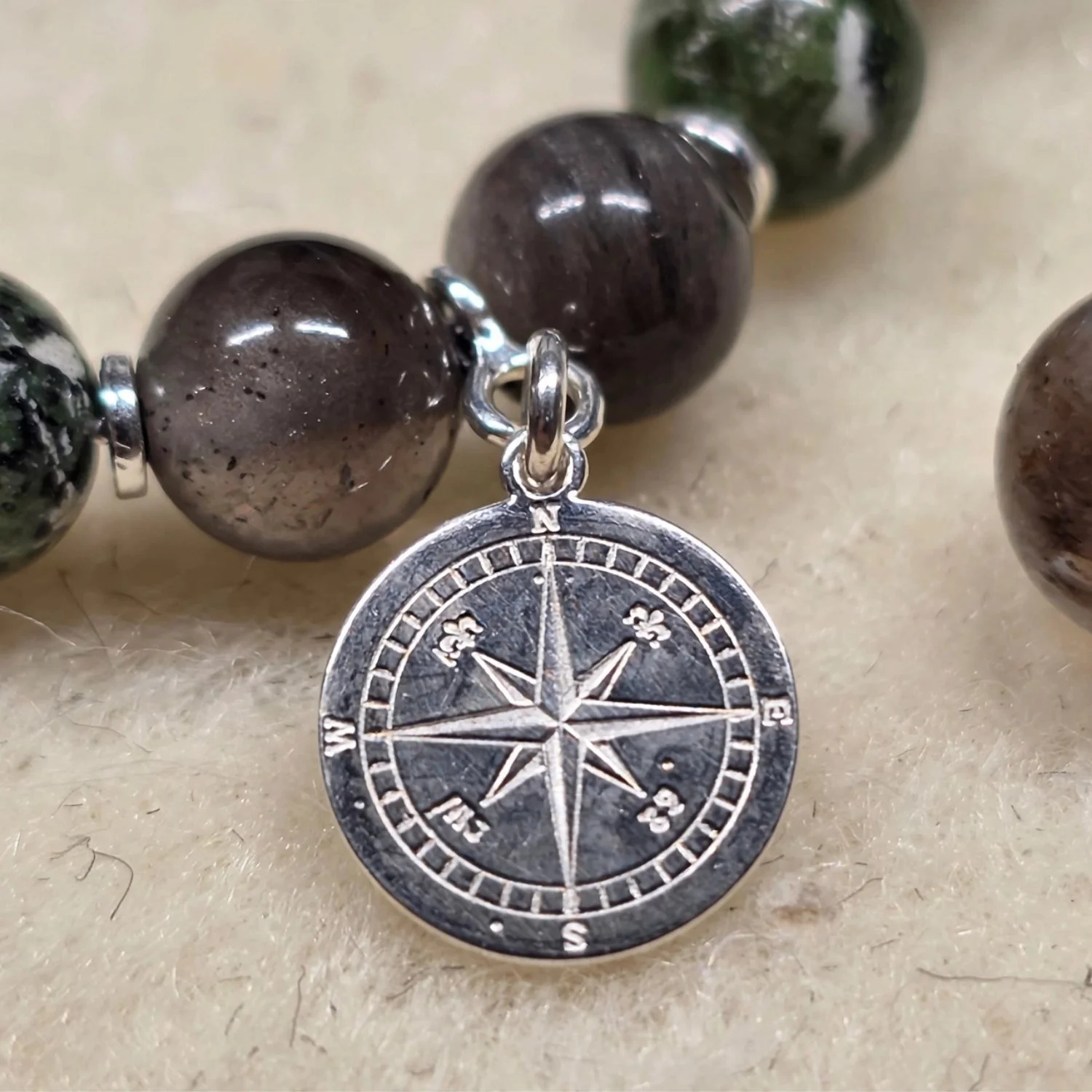 Das Wunscharmband. Echte Edelsteine, von dir gedacht, von uns gefertigt. - PRANA Edelsteine – Handgefertigter Edelsteinschmuck