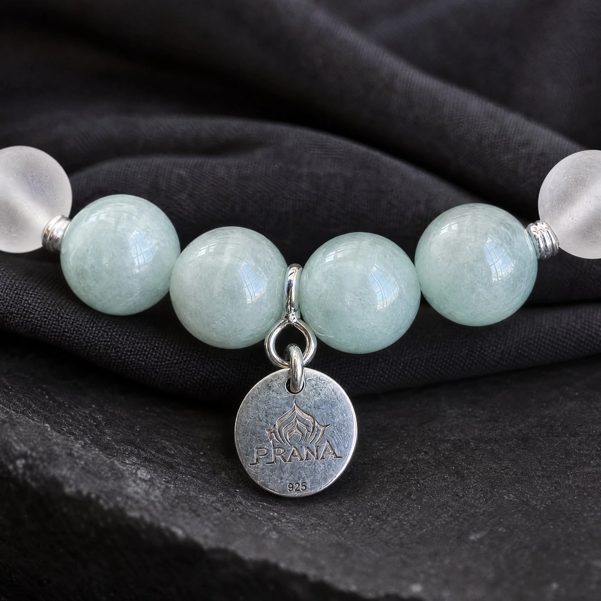 AQUELIA - "Himmlische Klarheit" Armband: Angelit & Matter Bergkristall - PRANA Edelsteine – Handgefertigter Edelsteinschmuck