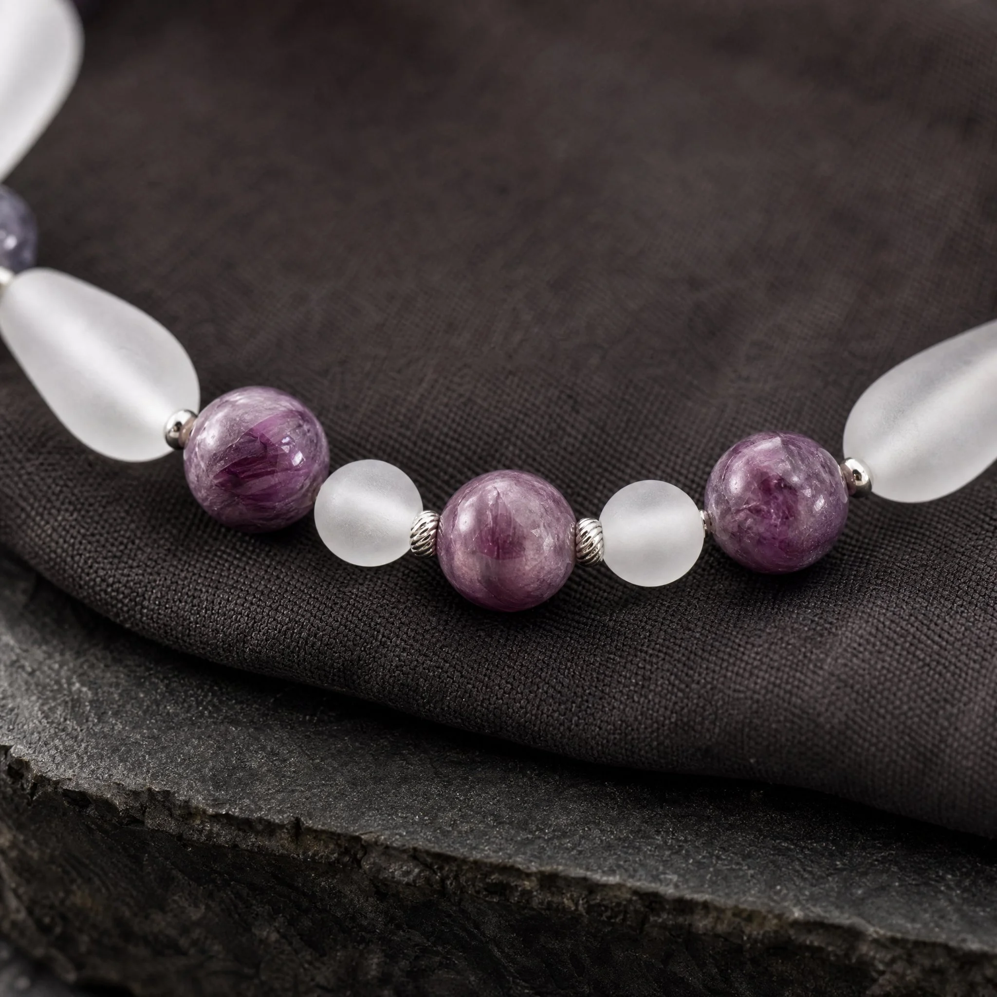ELYSIA – Bergkristall matt, Lepidolith & Charoit | 925 Silber - PRANA Edelsteine – Handgefertigter Edelsteinschmuck