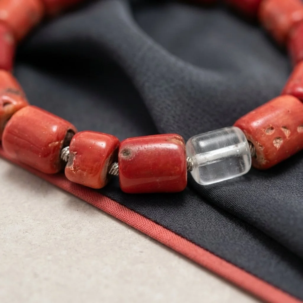 CORALLÉA – Armband mit roter Koralle & Bergkristall - PRANA Edelsteine – Handgefertigter Edelsteinschmuck