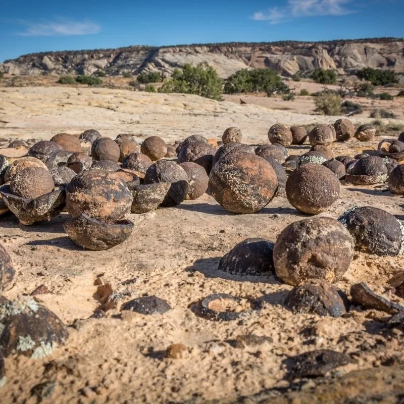 Moqui Marbles aus Utah – seltene eisenhaltige Sandstein-Konkretionen in der Wüste