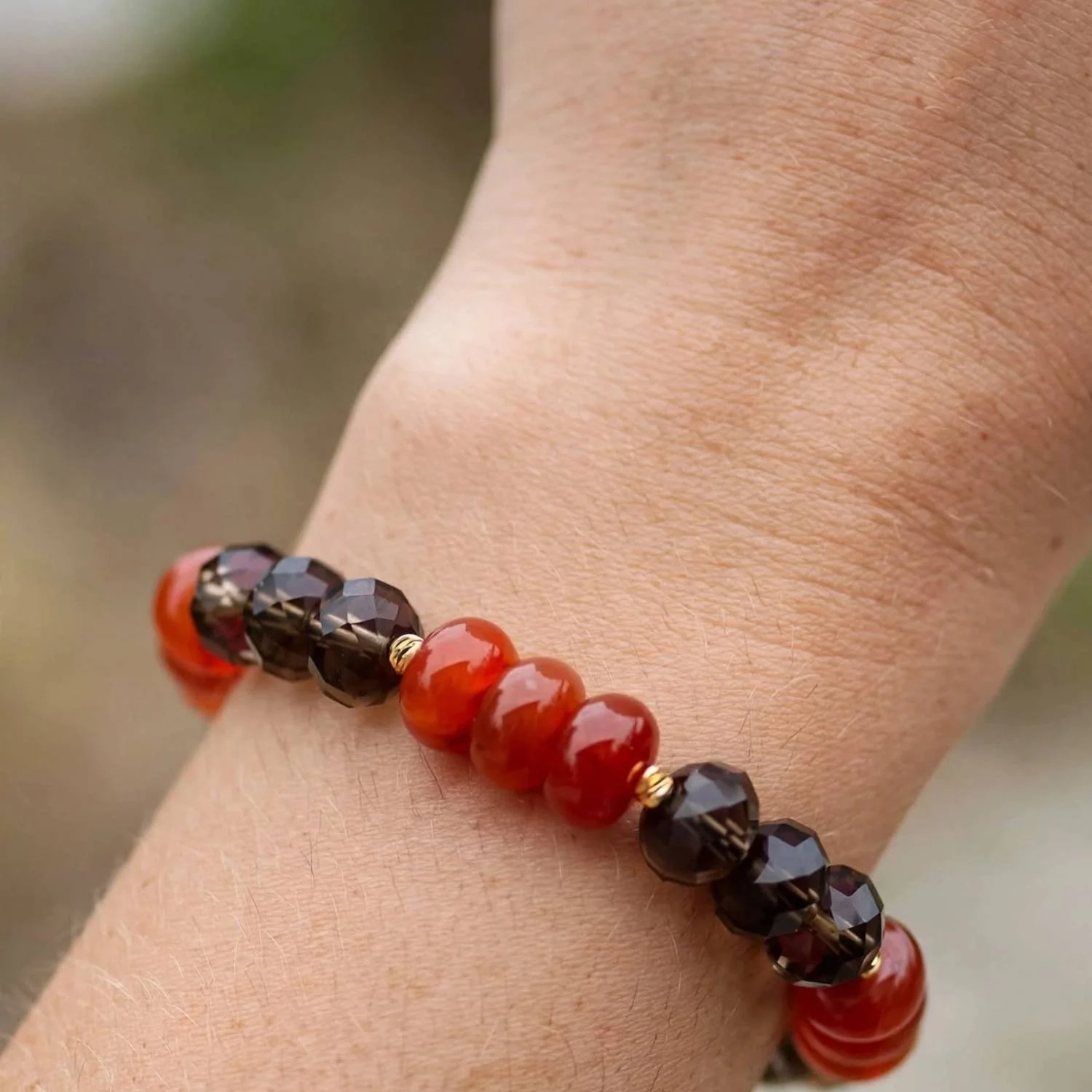 Amber Noir Karneol-Achat & Rauchquarz Armband - PRANA Edelsteine – Handgefertigter Edelsteinschmuck