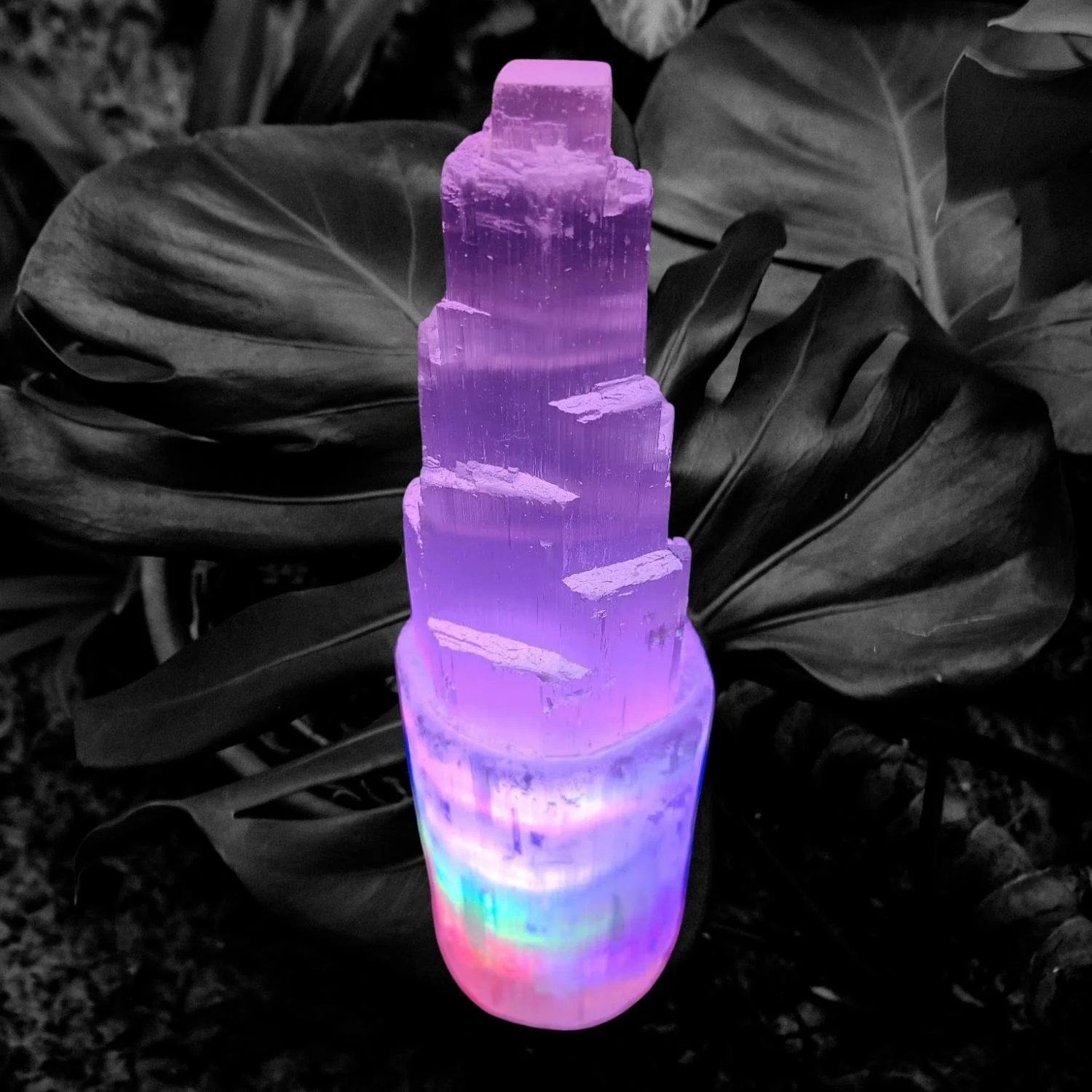 Selenit Kristall Lampe 30 cm aus Naturstein mit schimmernder Oberfläche