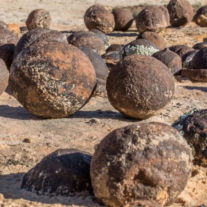 Moqui Marbles in der Natur – geologisches Phänomen aus Sandsteinformationen Utah