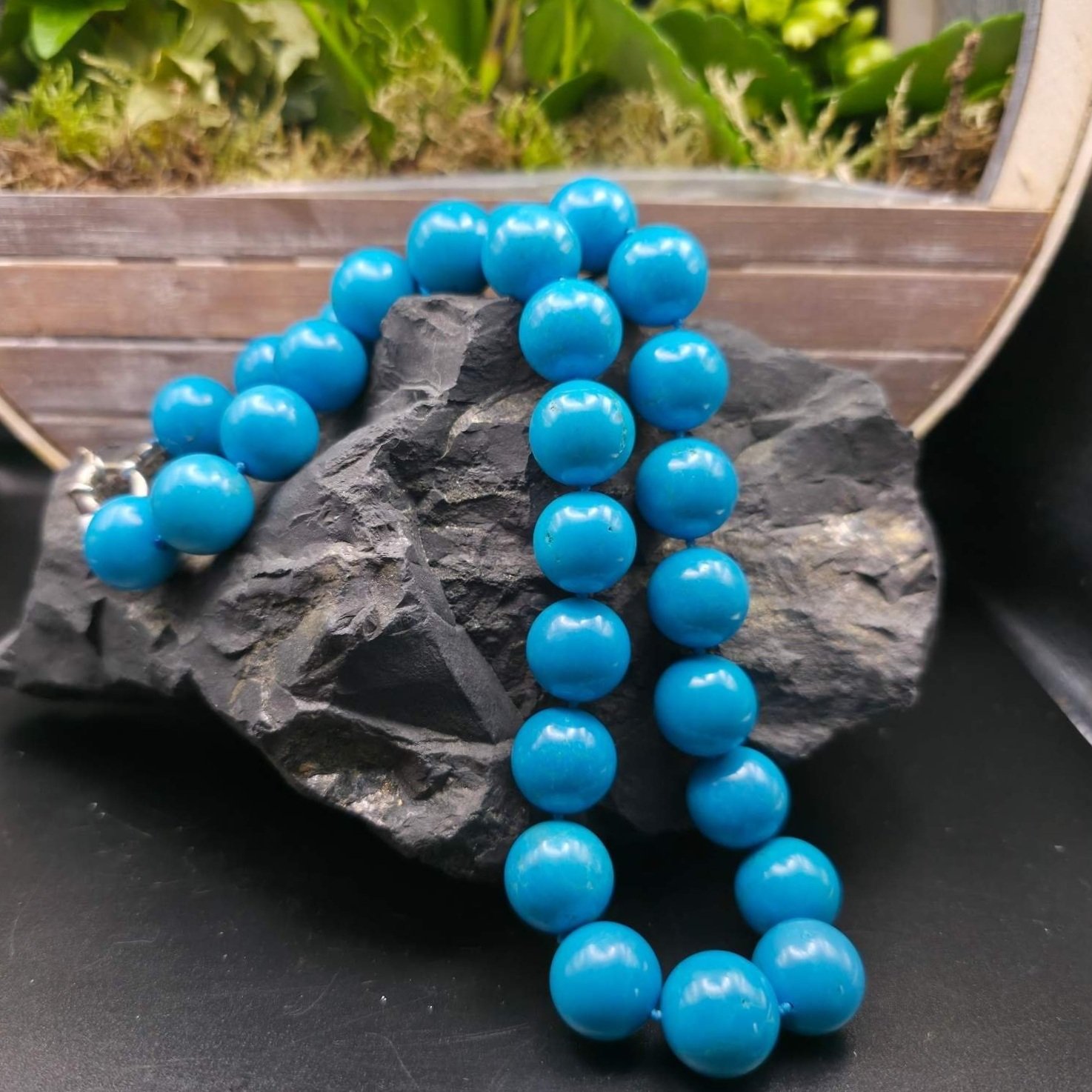 Türkis-Collier mit 14 mm Kugeln und silberfarbenem Federringverschluss, handgeknotet auf ca. 50 cm Länge – Schutzstein-Schmuck für Kommunikation und Lebensenergie