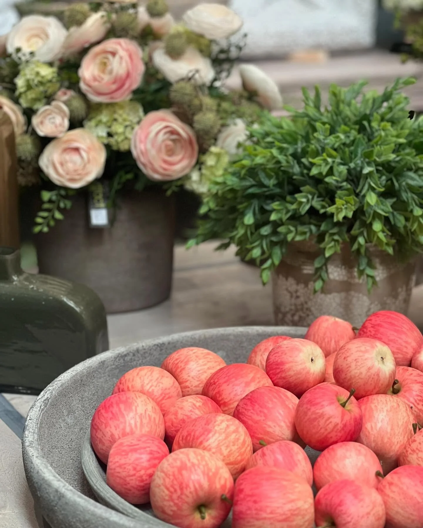 When you spend a morning sourcing the most beautiful flowers - we love adding foliage and greenery to schemes as it&rsquo;s what really brings a home to life ..