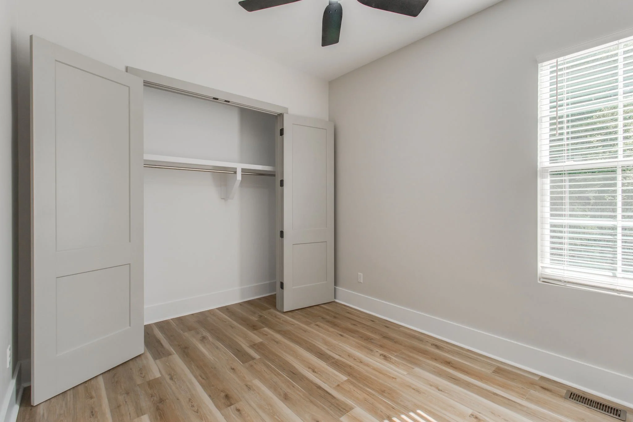 17-web-or-mls-2026 05 15 - 1103 Olympia Ave Unit C - Columbia SC-17.jpg