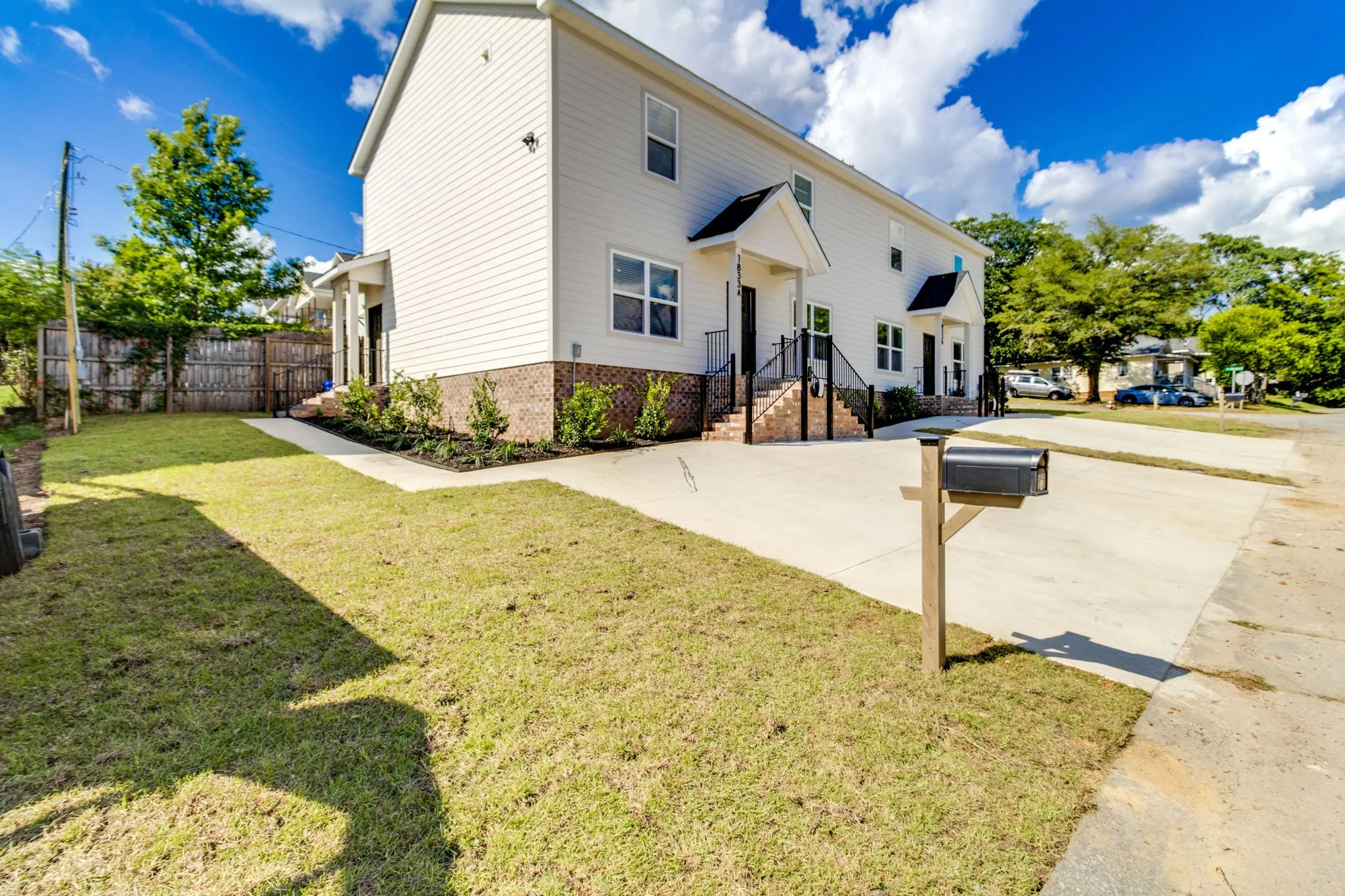 3-web-or-mls-2025 07 15 - 1833 Oceola St - Columbia-3.jpg