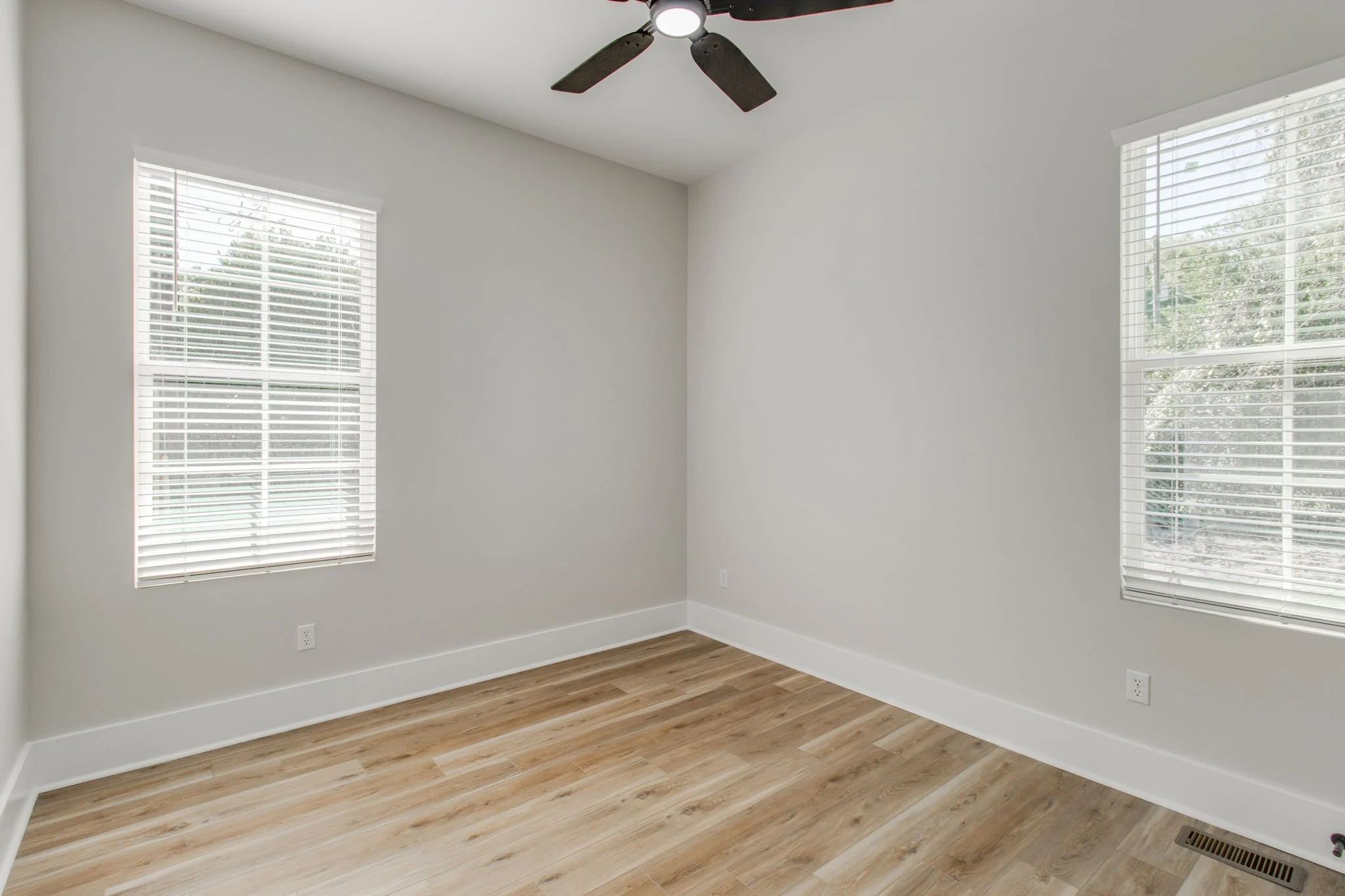 13-web-or-mls-2026 05 15 - 1103 Olympia Ave Unit C - Columbia SC-13.jpg