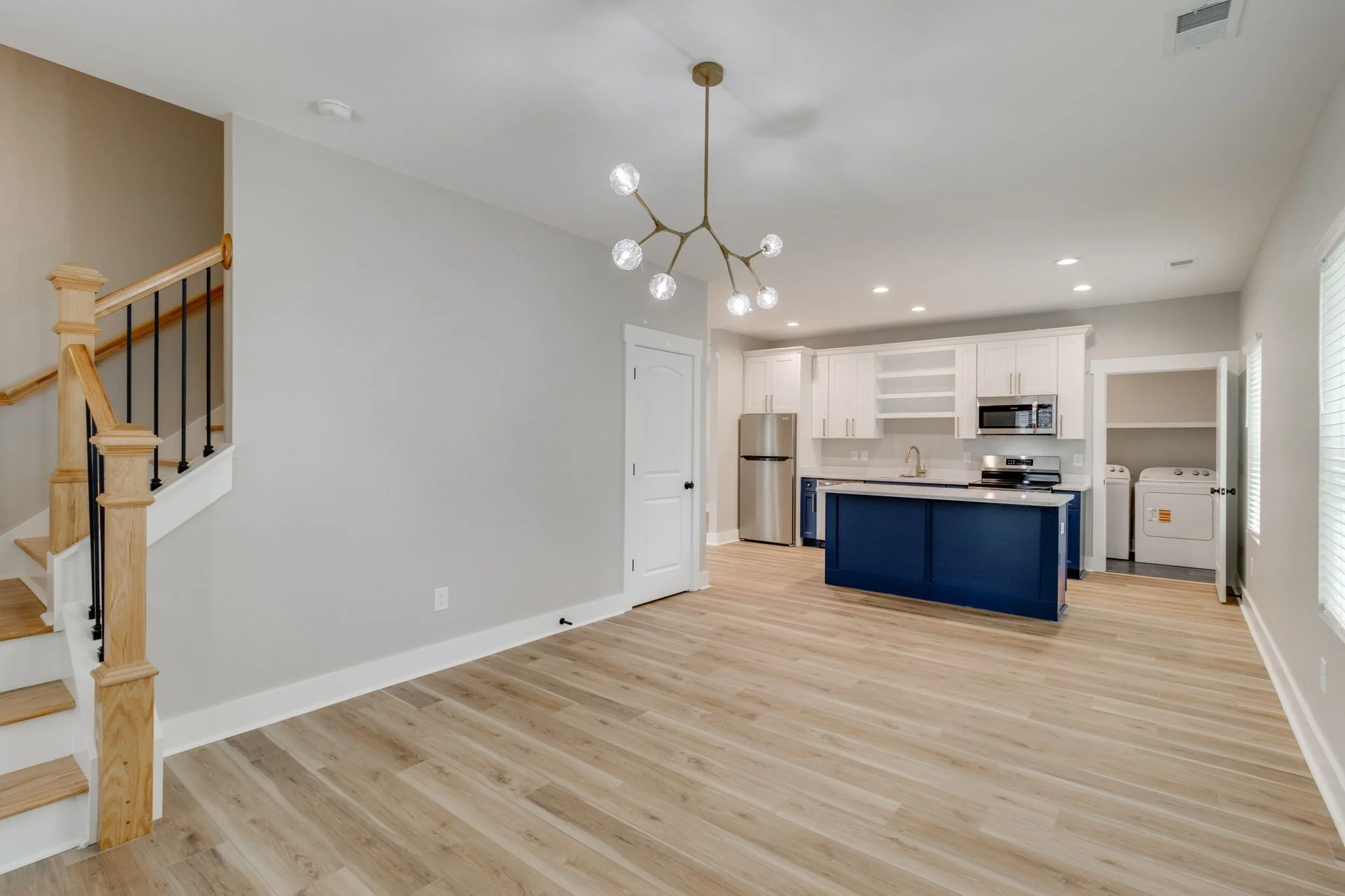 5-web-or-mls-2025 08 01 - 2212 Senate Street - Columbia (5).JPG