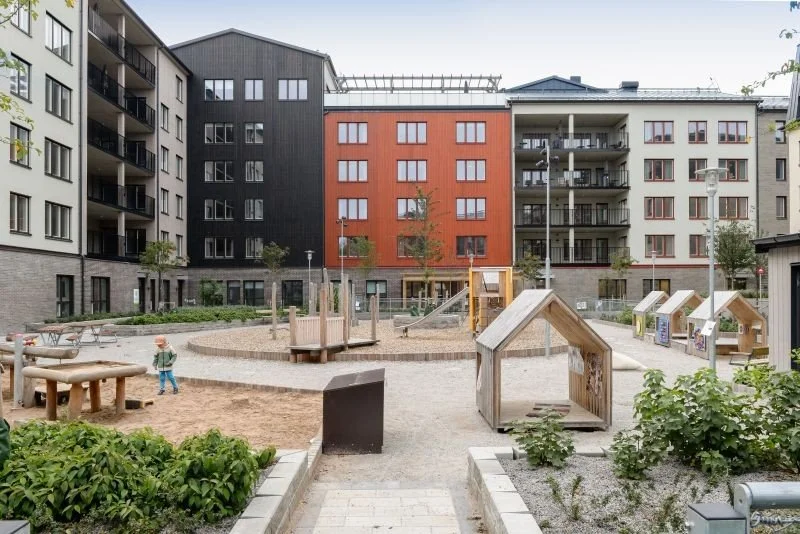 Handelsmannen, Genova Fastigheter