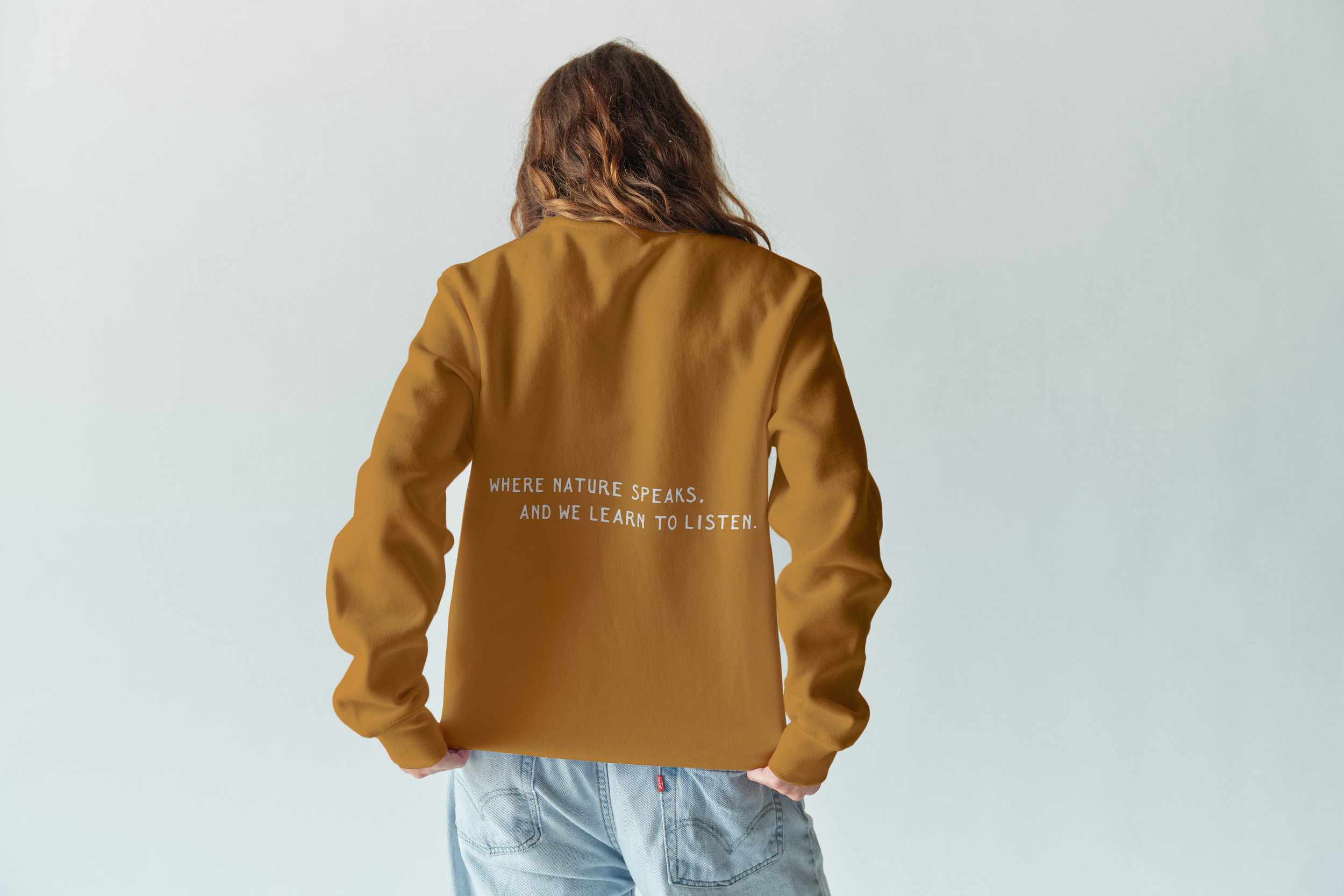 maneken-CrewneckBack-2.png