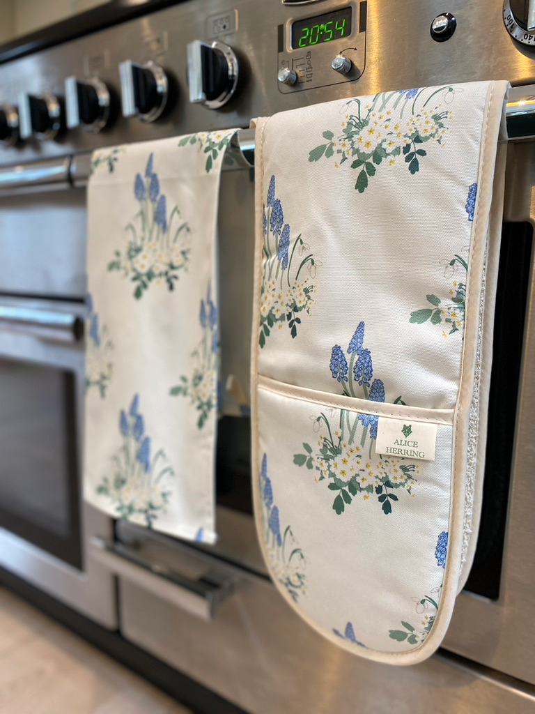 Green Fingers Bundle Close up.png