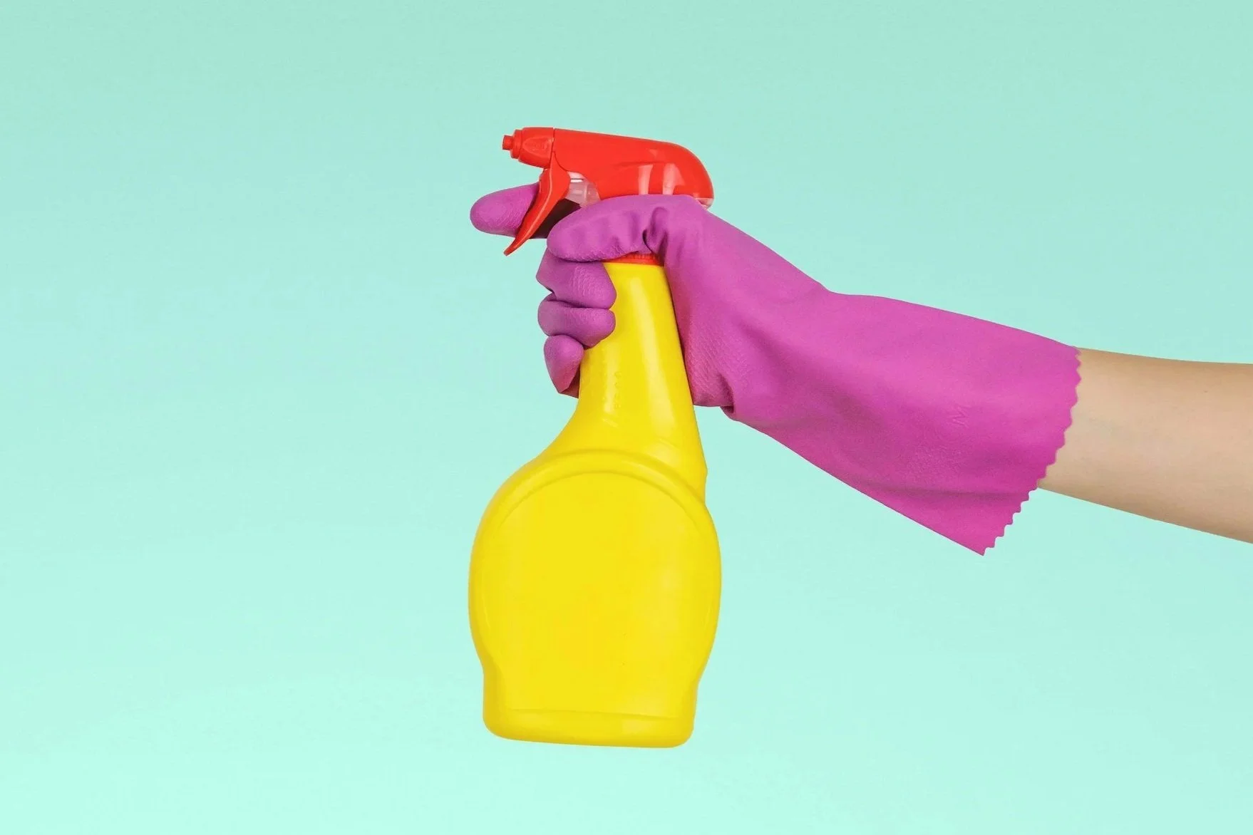 Produtos de Limpeza podem Danificar os Pulmões tanto como Fumar um Maço por Dia