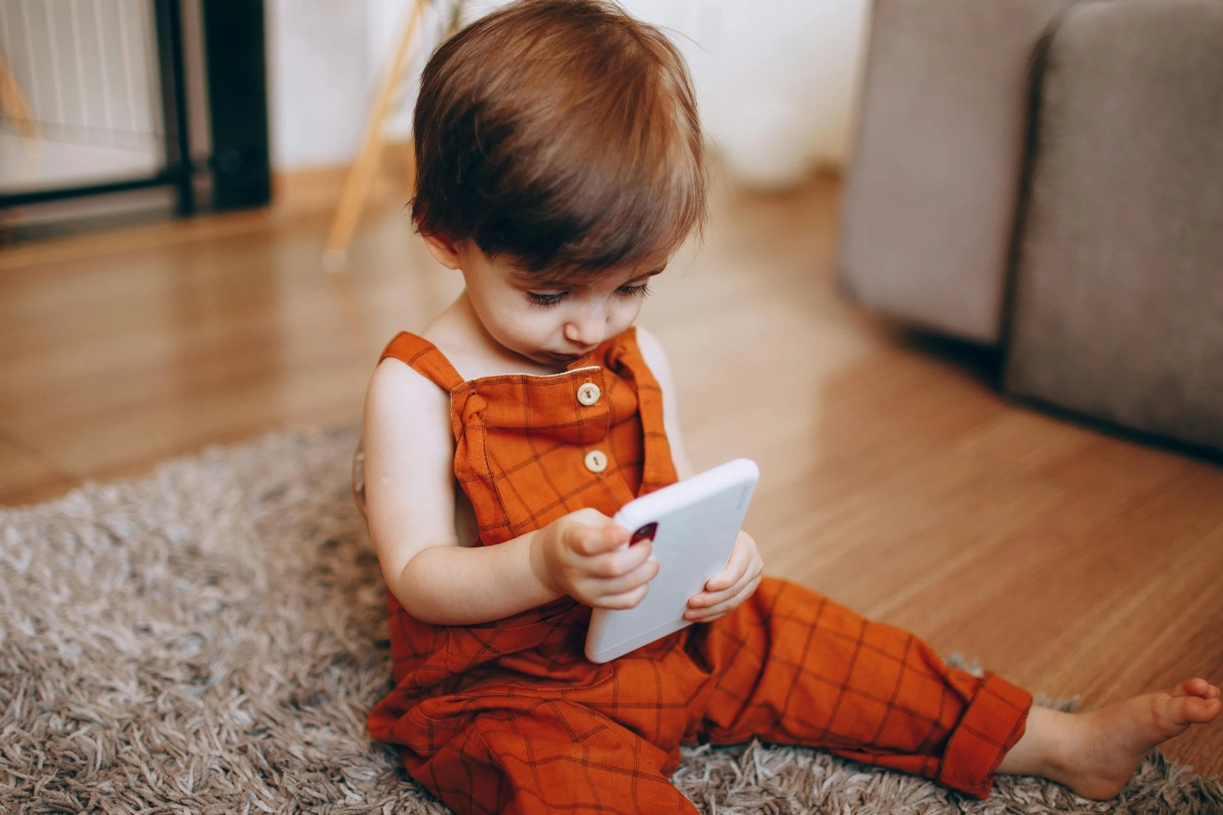 Os ecrãs prejudicam o desenvolvimento das crianças?