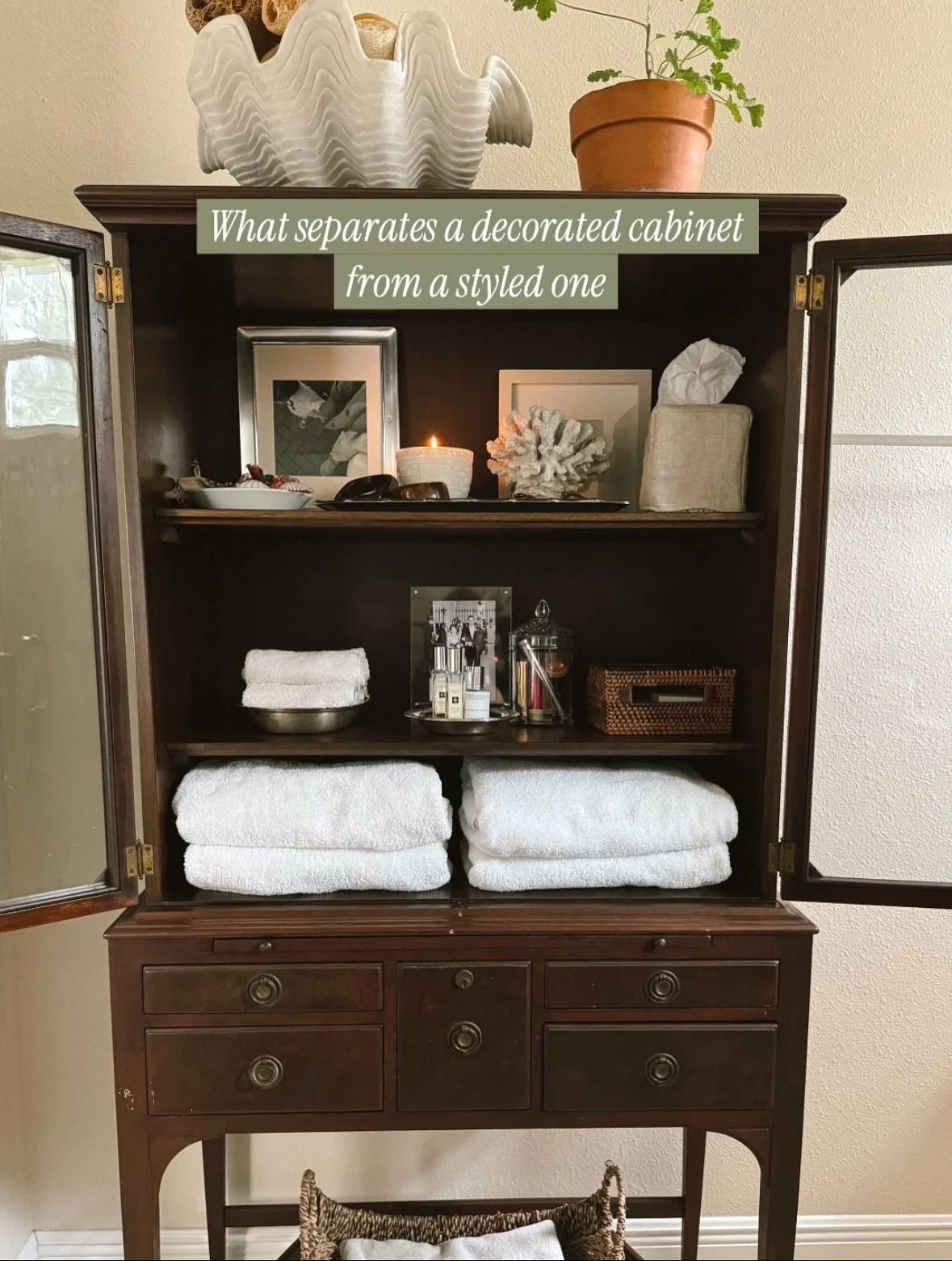 What separates a decorated cabinet from a styled one?
It&rsquo;s less about perfection and more about presence.

Styling should feel effortless&mdash;but never accidental.
Here&rsquo;s what I reach for every time:
&bull; Crisp white towels
&bull; Sil