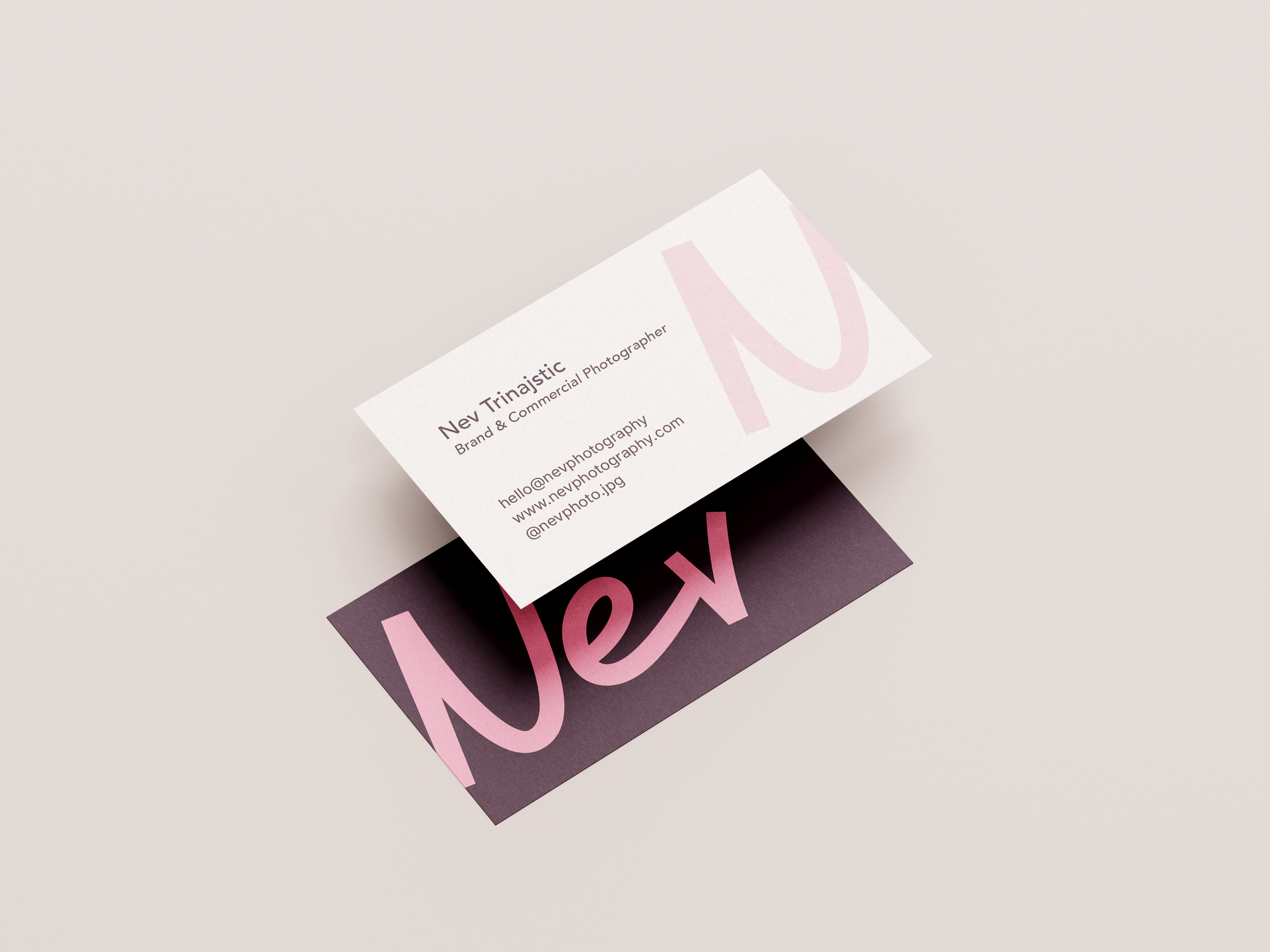 Free_3,5x2,5in_Business_Card_4.png