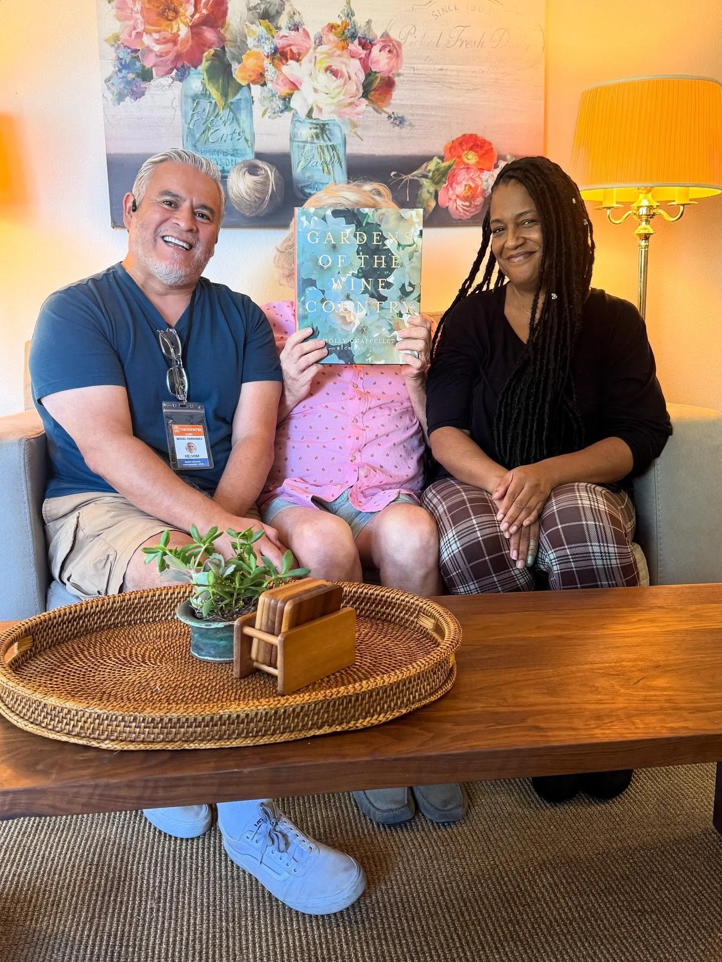 🧡Welcome Home, Cristian🧡

This Wednesday, we had the joy of welcoming Cristian into his beautifully furnished home.

A true rose lover and expert cultivator, Cristian&rsquo;s balcony is now graced with the rosebushes he lovingly saved from his past