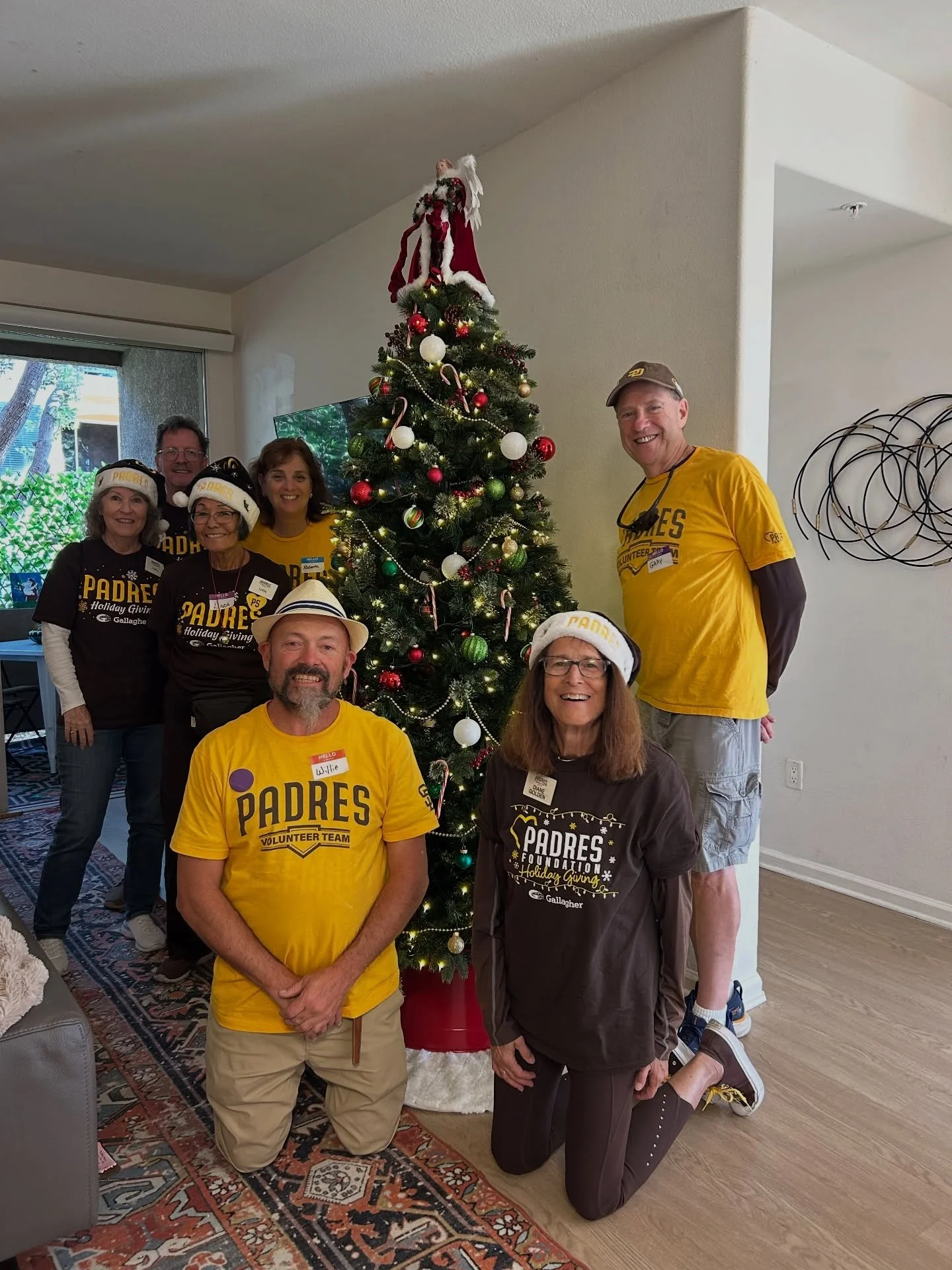 🧡 Welcome Home! 🧡

This Thursday was pure magic! We had the joy of welcoming an incredibly strong and hardworking single mother of four into her brand-new home with the help of the amazing @padresfoundation. After everything she&rsquo;s done to sup