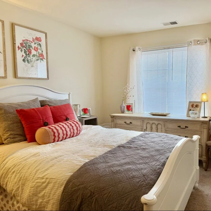 &ldquo;This space looks like us!&rdquo;

When our client shared that they&rsquo;d spent 100 days in the shelter and a full year living in a hotel, we were excited and eager to kick off 2026 setting up their new space 🏠 We hope their new home brings 