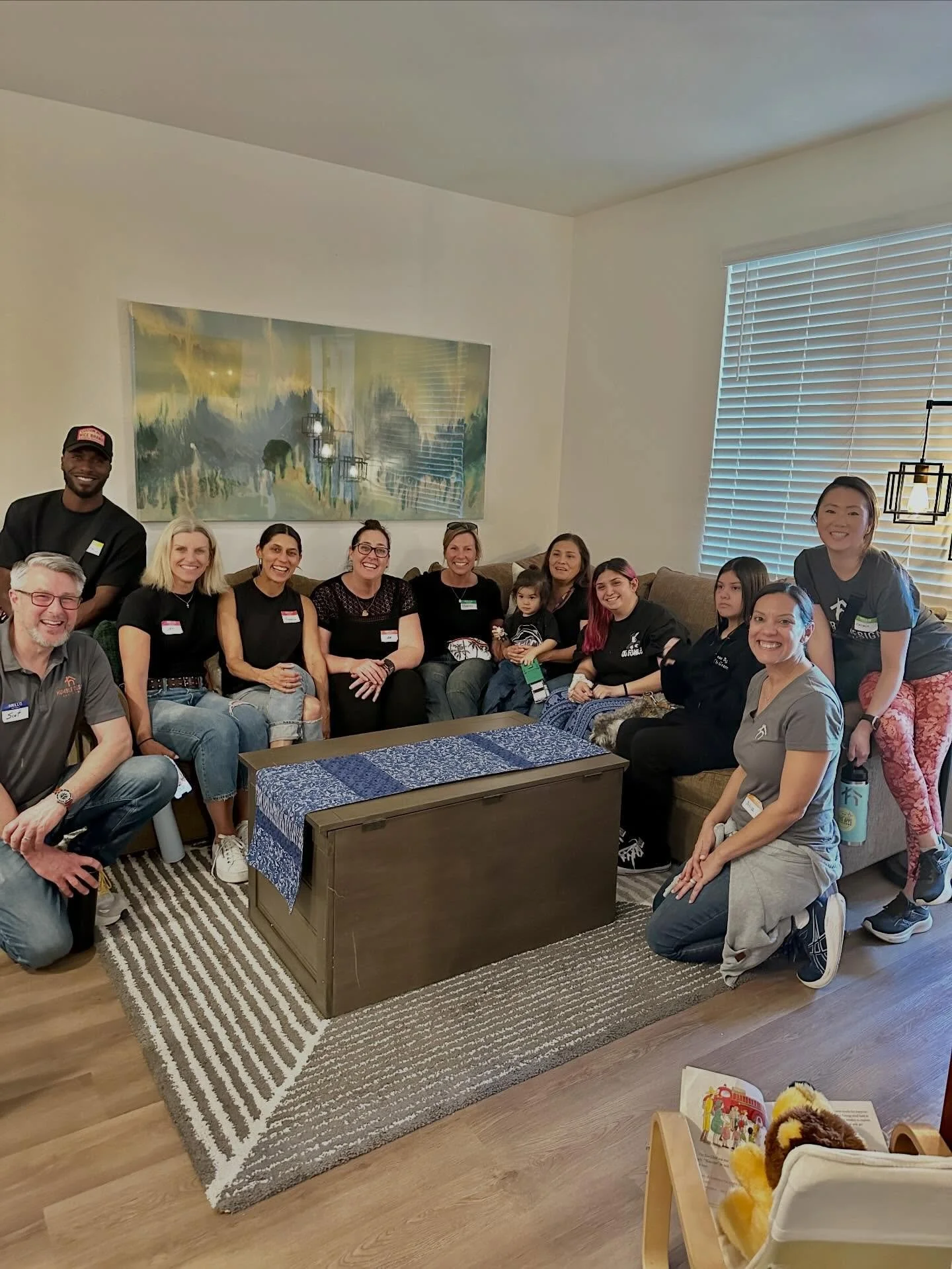 💚Welcome home, Vanessa💚
Today was a special day that reminded us how powerful unity can be. Even with so much chaos in the world, we were able to show up for one family who truly needed support.

Vanessa made the brave choice to leave an unsafe sit