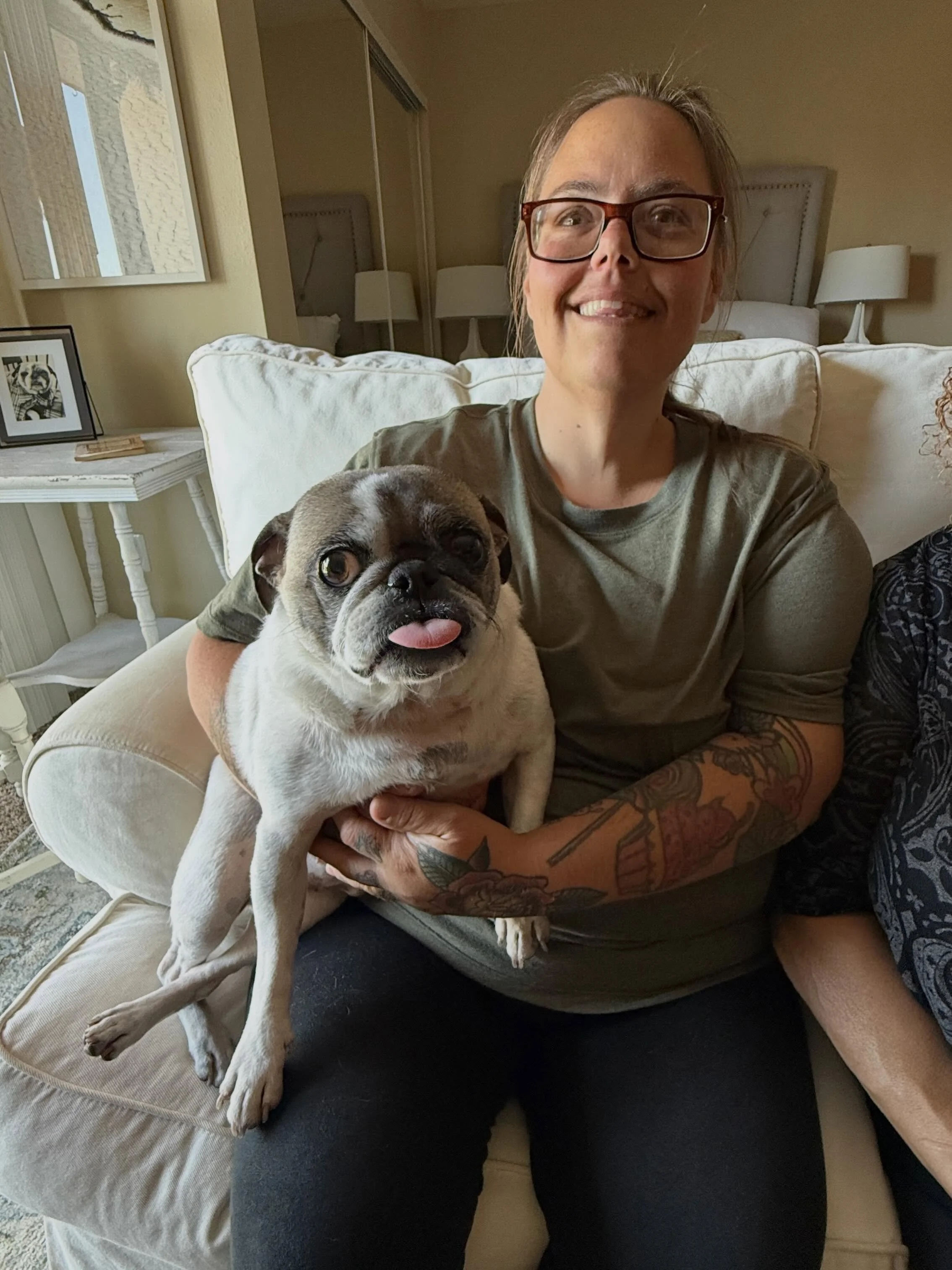 🧡 Welcome Home Taryn 🧡

This week we were thrilled to welcome Taryn and her pug, Romeo, into their newly transformed home.

Alongside her case worker, Karin Davidson from @familyhealthcenterssd and supervisor Maricela, Taryn has worked incredibly h