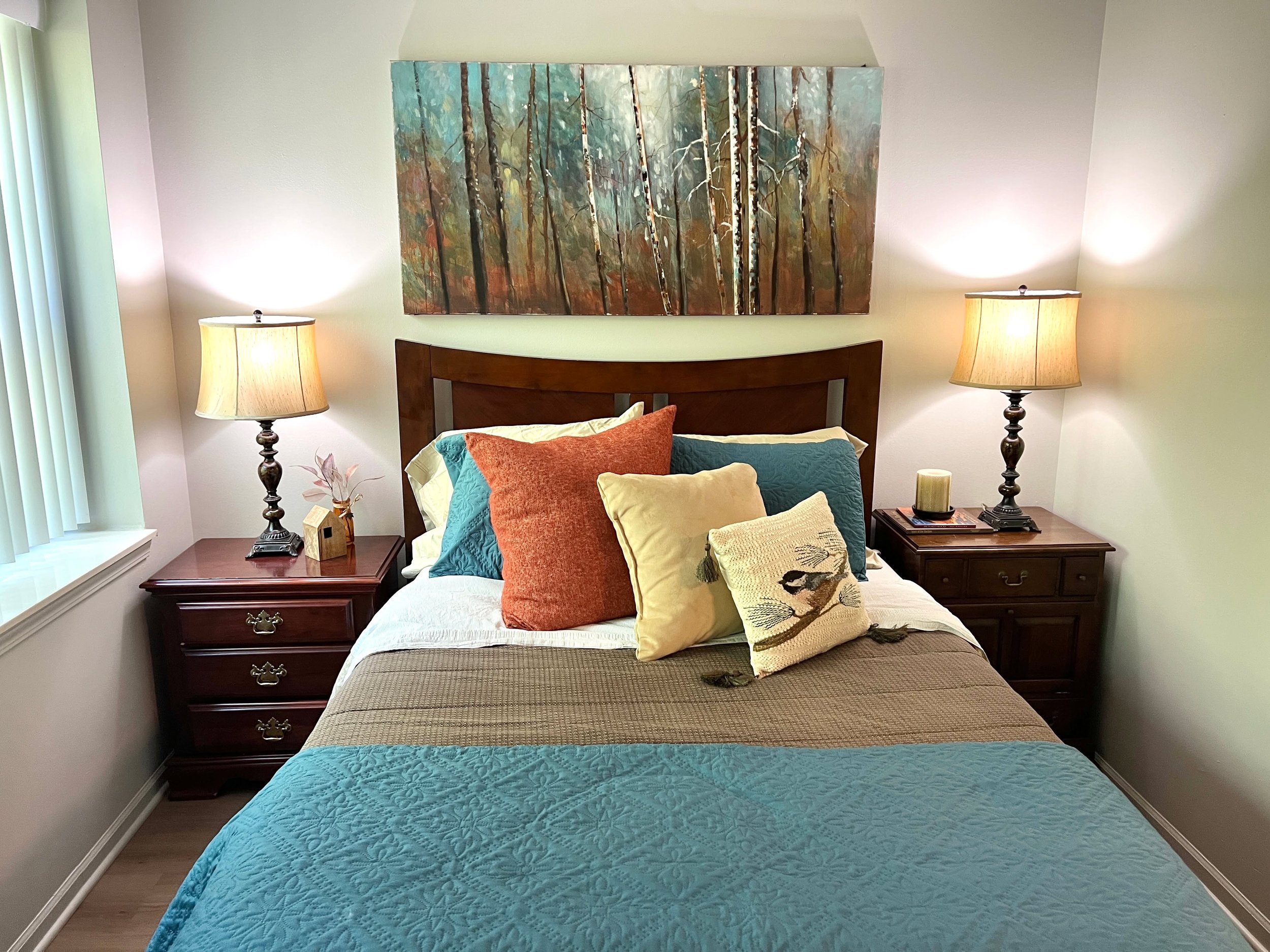 Thursday was double the blessing with our Day of Joy sponsor, @plantemoran, as we furnished and decorated two apartments in the same building. Our first client has been struggling with homelessness while at the same time facing treatment for a cancer