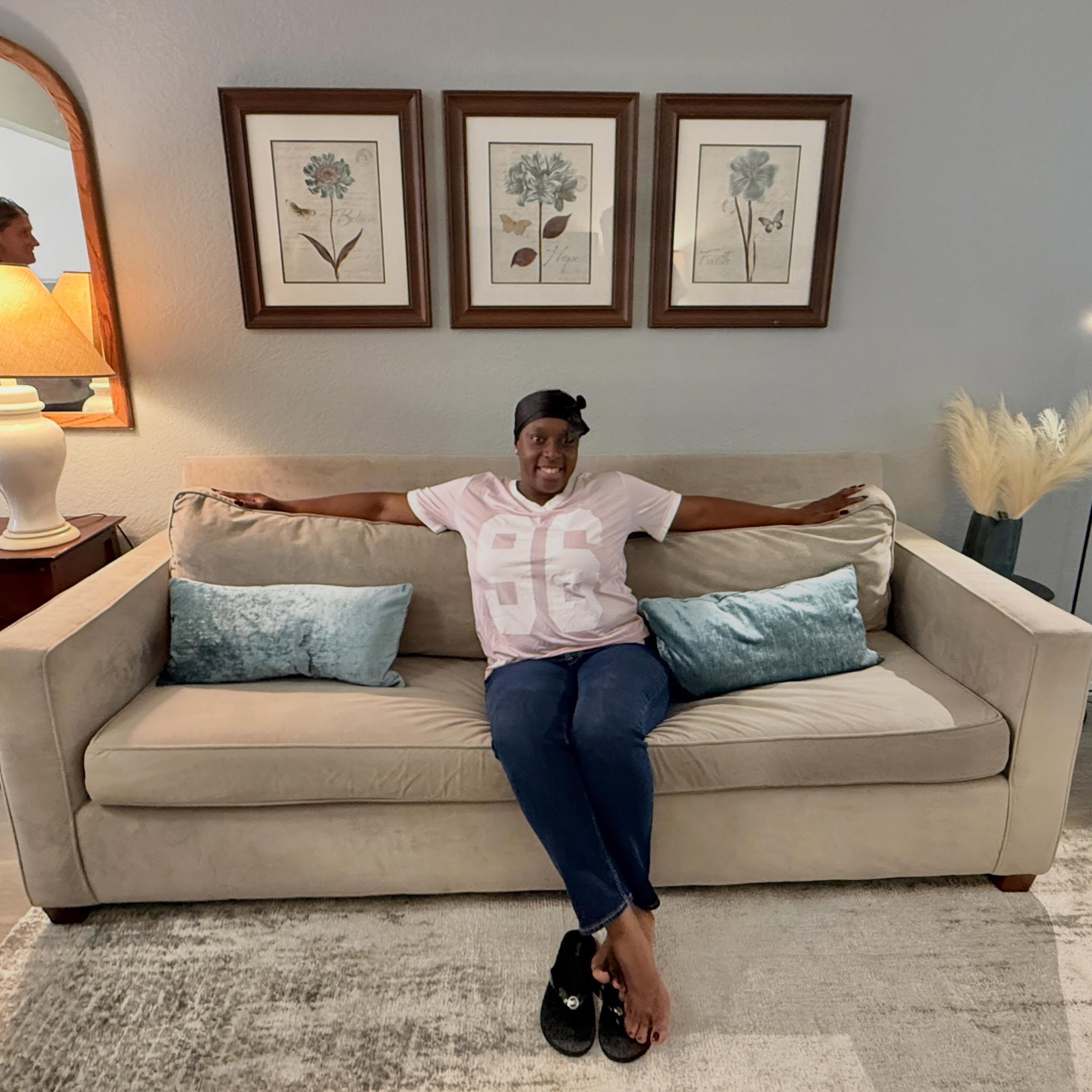🧡 Welcome Home, Imani 🧡

This week we were thrilled to welcome Imani into her newly furnished studio apartment in La Mesa. After an extended stay at a shelter and many years of challenges that separated her from family and stable housing, Imani is 