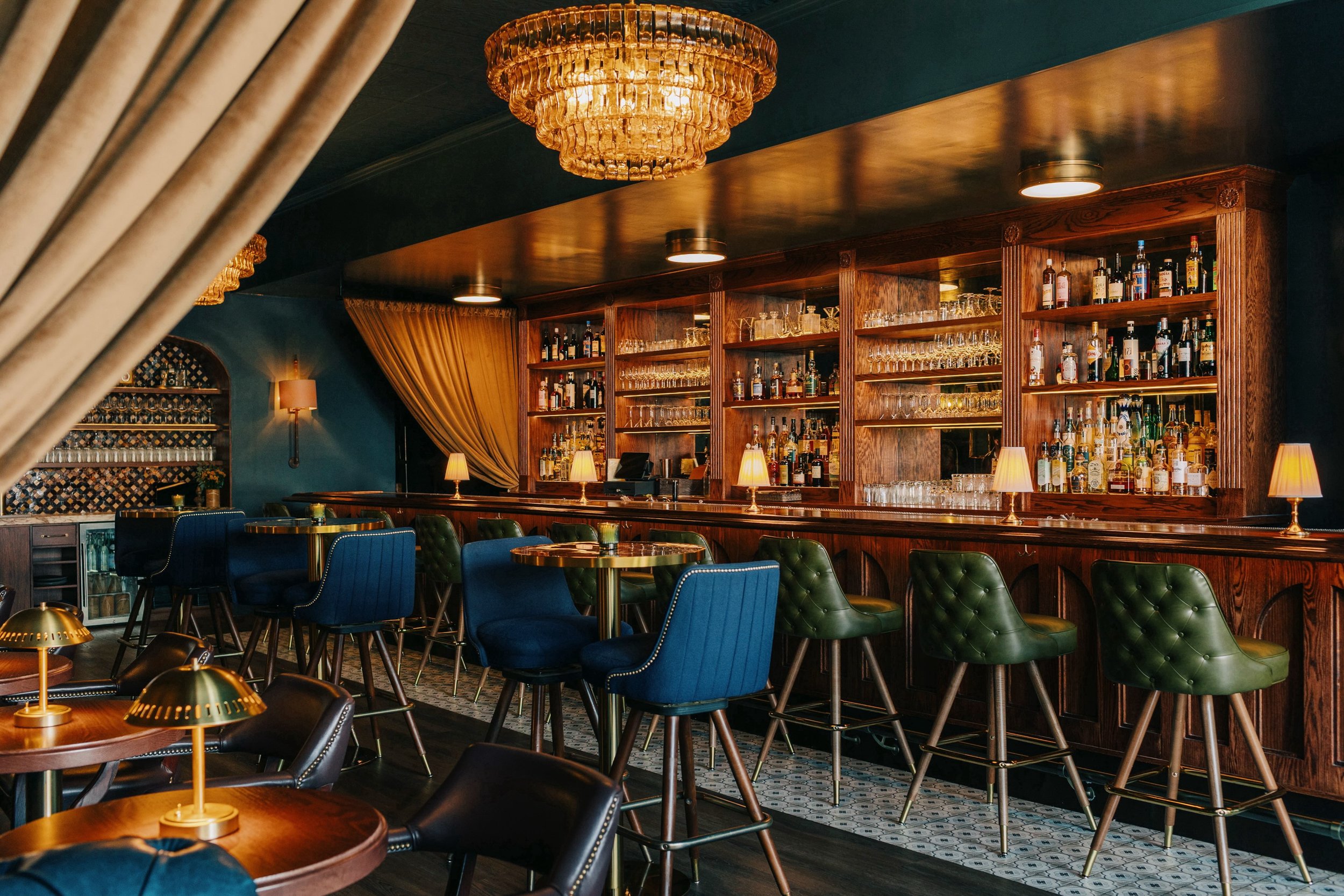The Mette in all her glory 🙌

We&rsquo;re so excited to share a finished photo of this cocktail bar and lounge we designed in downtown Wilmette, IL. It&rsquo;s especially meaningful to us as our first full renovation interior design project at Studi