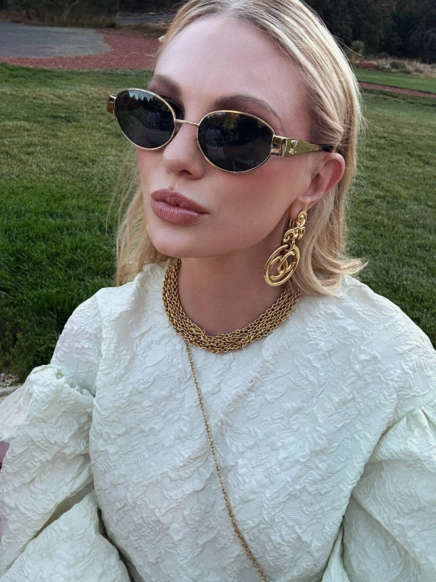 I&rsquo;m so tired today. And there&rsquo;s still a million things to do &hellip;but what else is new? 🤦🏼&zwj;♀️🤣 We&rsquo;re deep in holidays, birthdays, hosting, planning&hellip; all the thingsssss.

But I&rsquo;m reminding myself of this: rest 