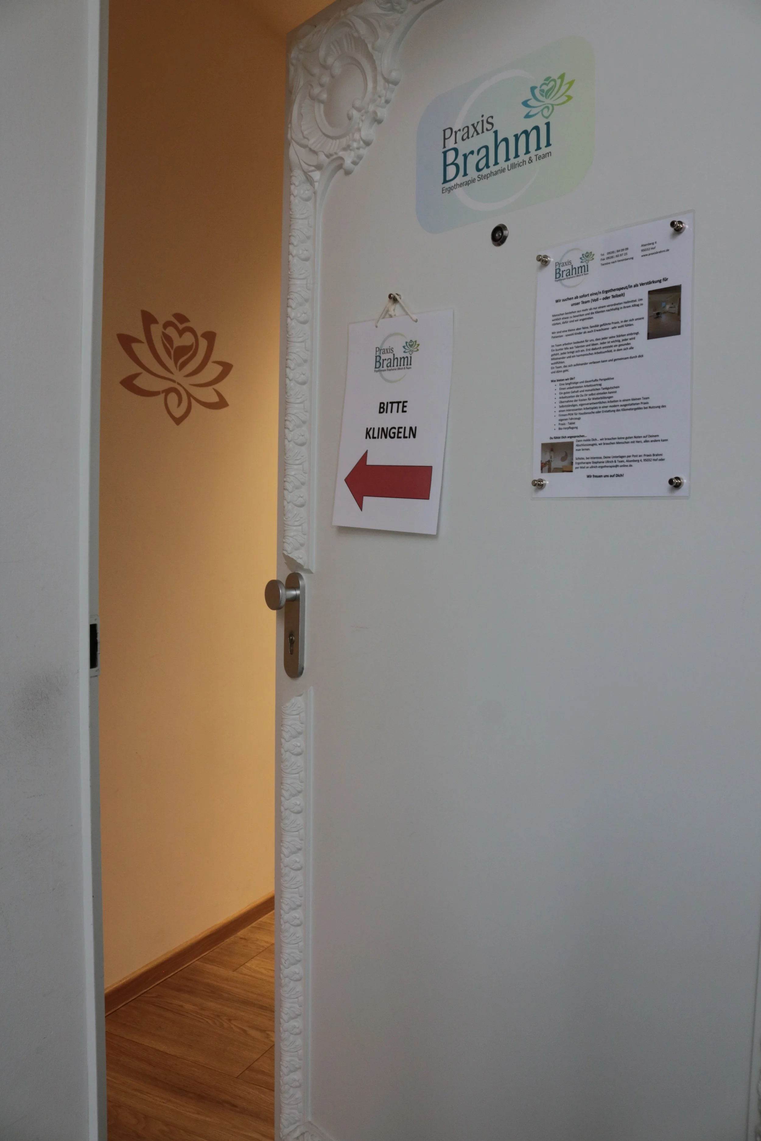 praxisbrahmi_ergoullrich_eingang.JPG