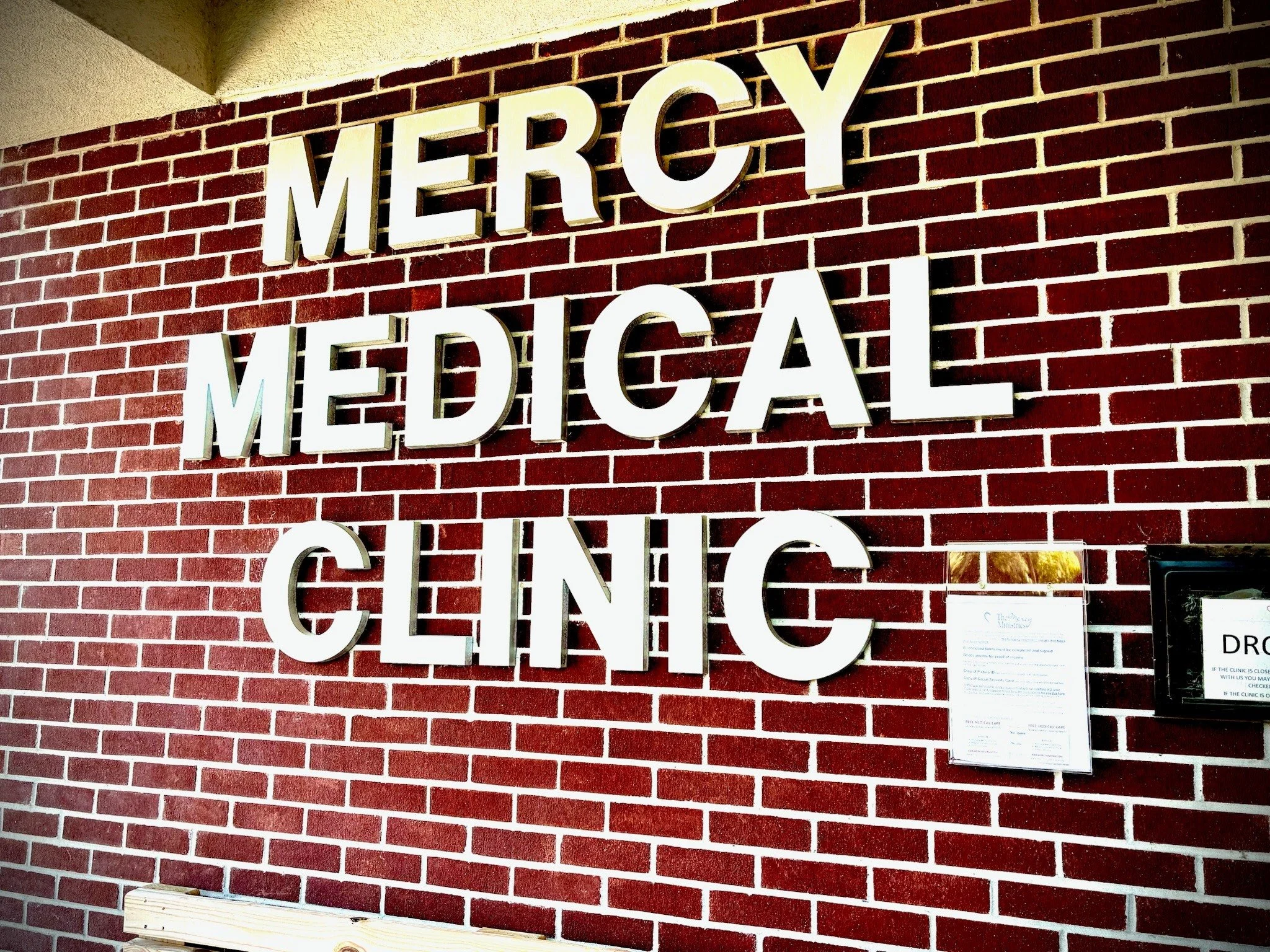 📄 Still living in the paper age? We&rsquo;ve got you covered!

Our brand-new box outside the clinic is stocked with paper applications for new patients. Just grab one anytime, fill it out, and slide  it in the dropbox. 

Know someone who might need 