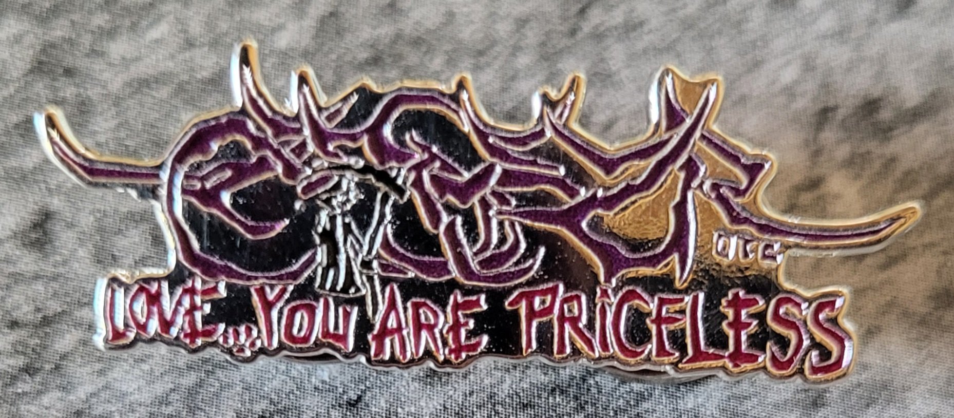ZESEZR METAL LOVE PIN